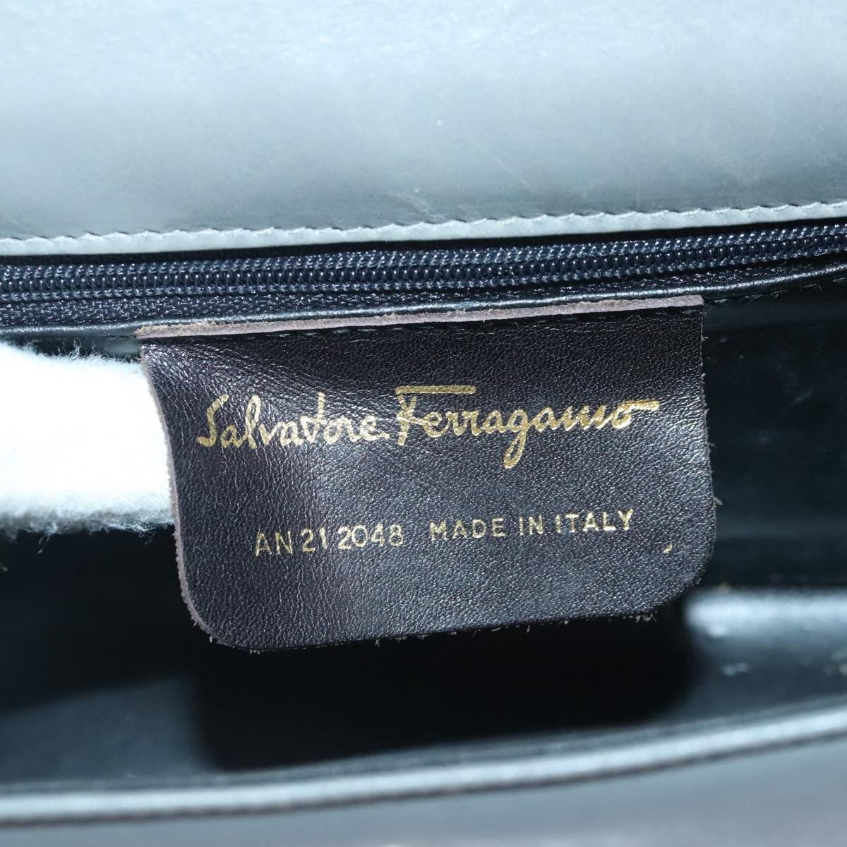 Salvatore Ferragamo Grey Leather Shoulder Bag (Pre-Owned) Size ONE SIZE - 13 Thumbnail