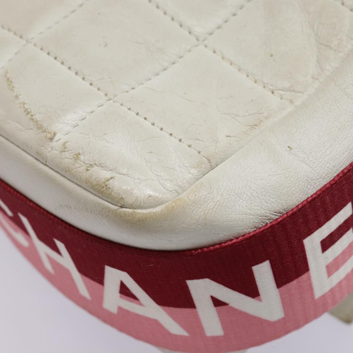 Chanel Chocolate Bar White Leather Shoulder Bag (Pre-Owned) Size ONE SIZE - 9 Thumbnail