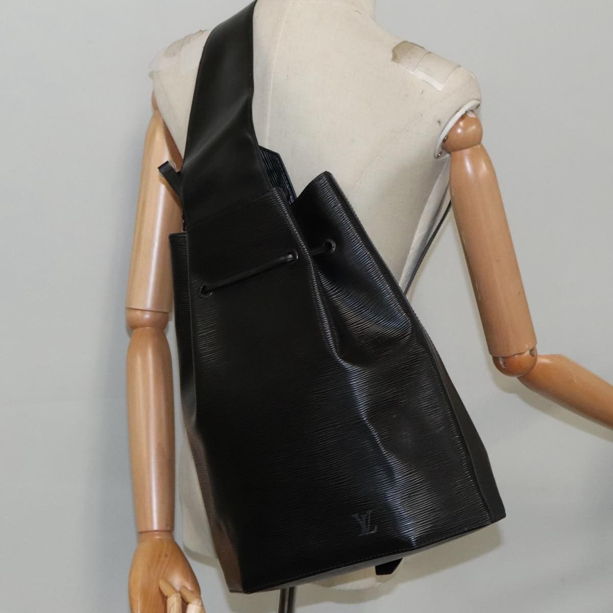 Louis Vuitton Sac A Dos Black Leather Shoulder Bag (Pre-Owned) Size ONE SIZE - 14 Thumbnail