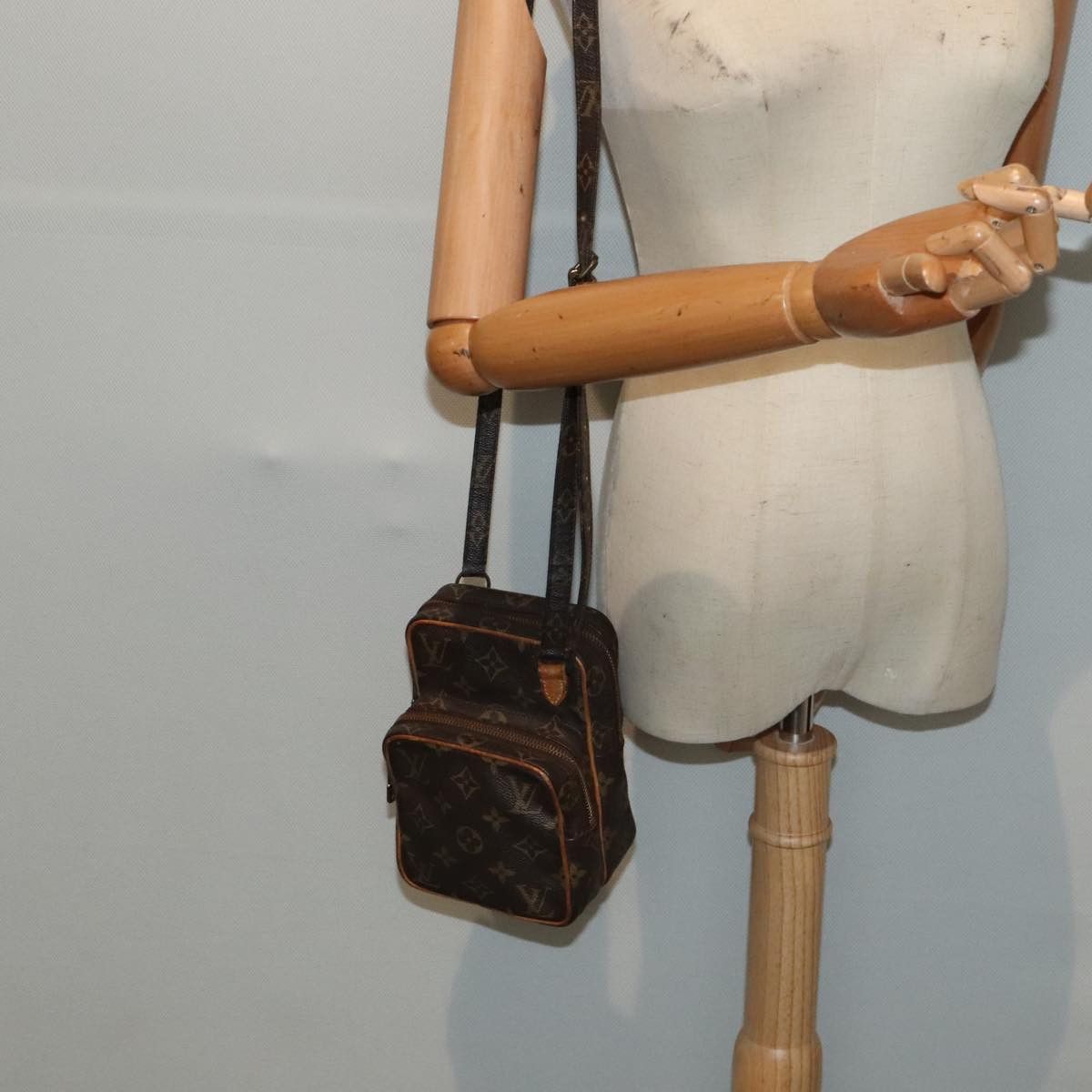Louis Vuitton Mini Amazone Brown Canvas Shoulder Bag (Pre-Owned) Size ONE SIZE - 15 Thumbnail