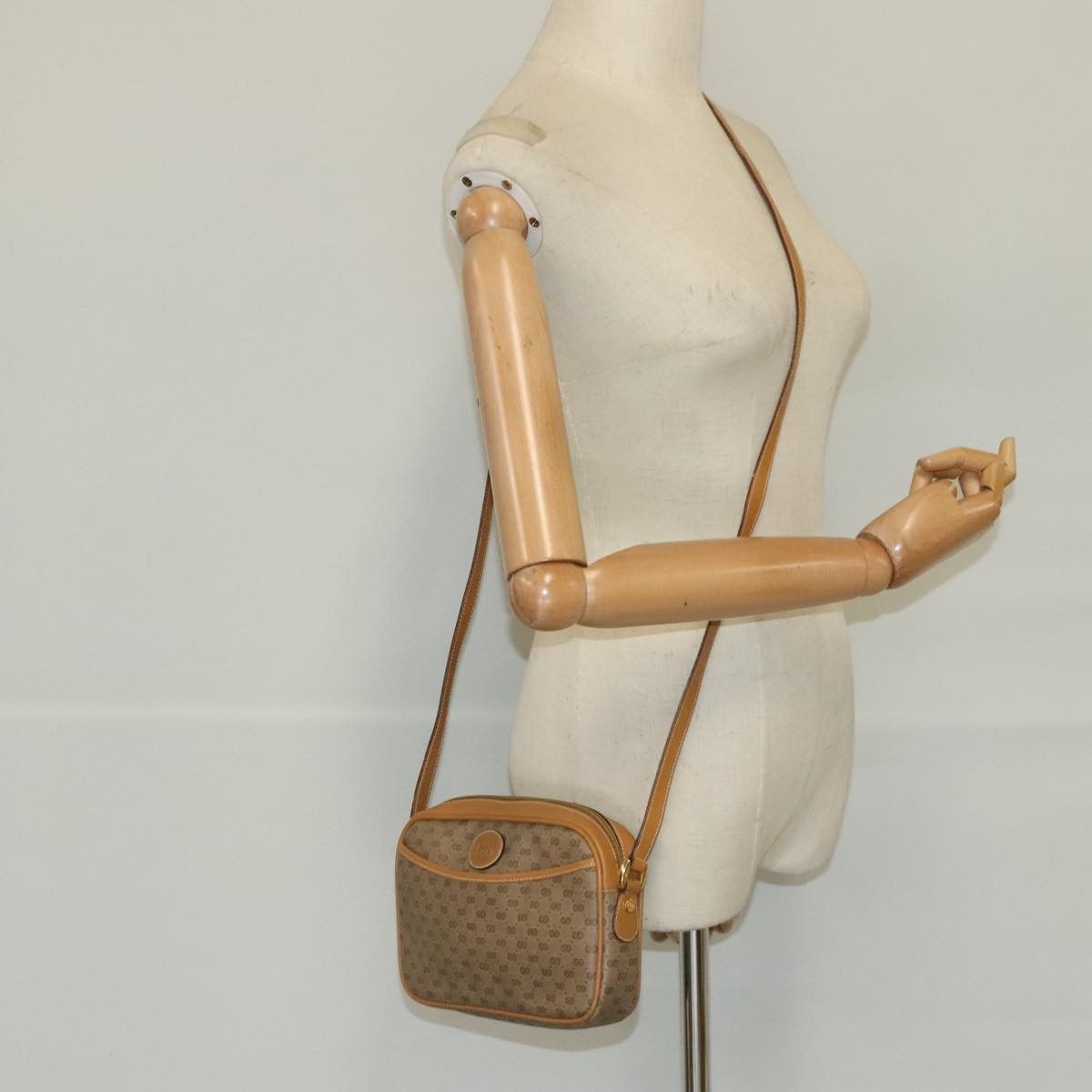 Gucci Micro Small Gg Canvas Beige Canvas Shoulder Bag (Pre-Owned) Size ONE SIZE - 16 Thumbnail