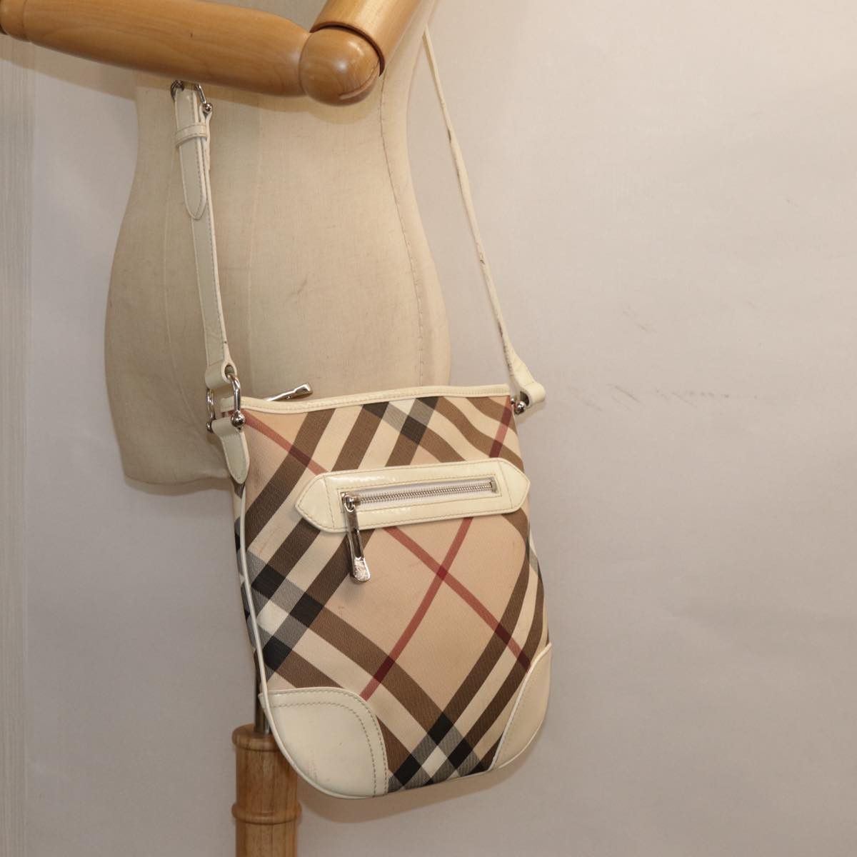 Burberry Nova Check Beige Canvas Shoulder Bag (Pre-Owned) Size ONE SIZE - 19 Thumbnail