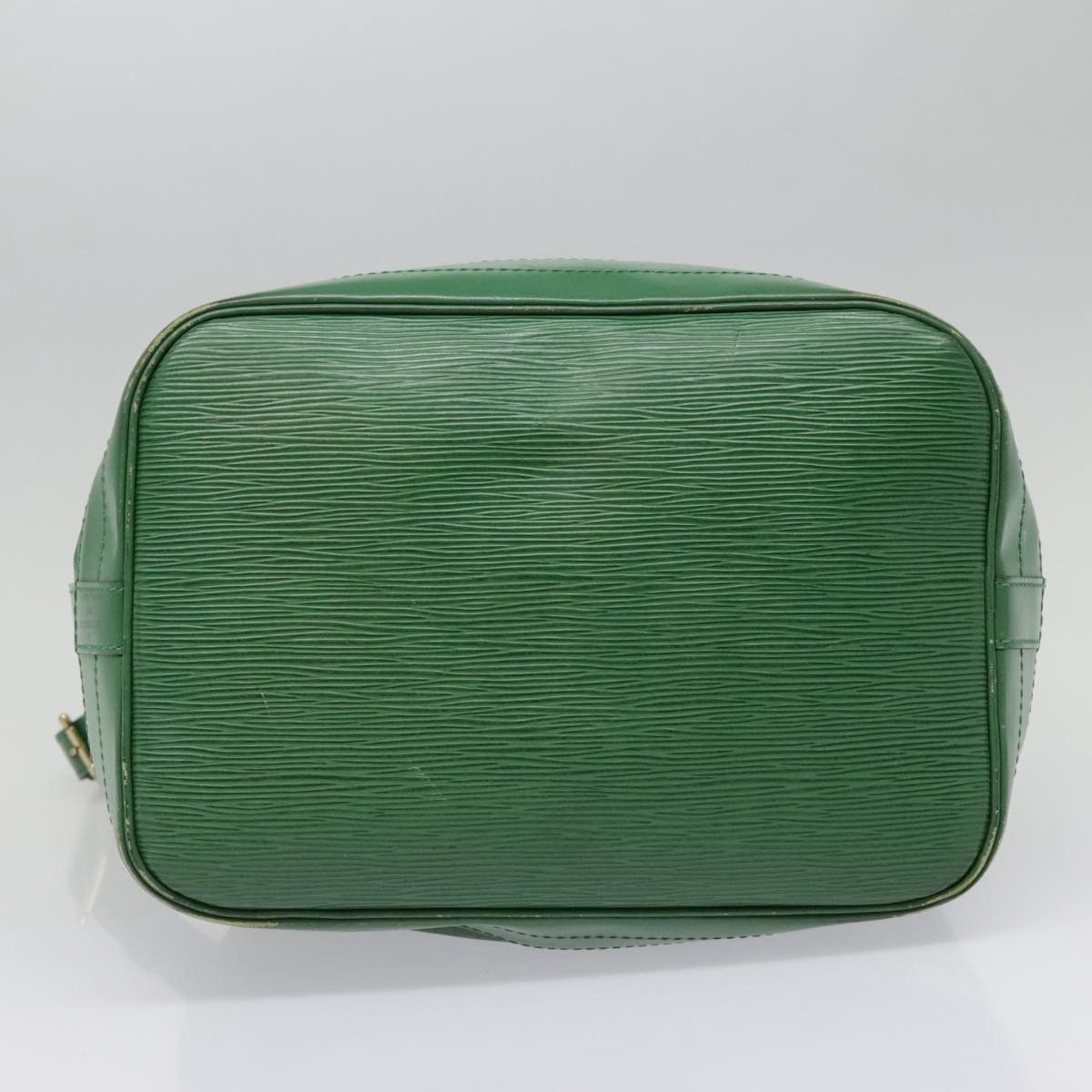 Louis Vuitton Noé Green Leather Shoulder Bag (Pre-Owned) Size ONE SIZE - 5 Thumbnail