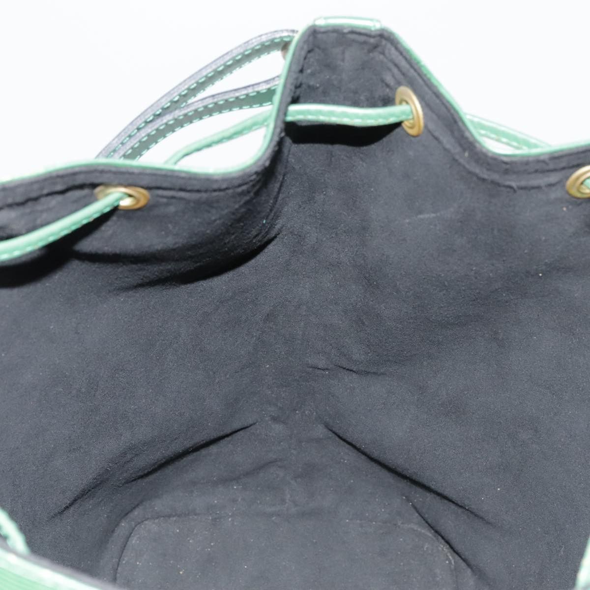 Louis Vuitton Noé Green Leather Shoulder Bag (Pre-Owned) Size ONE SIZE - 20 Thumbnail