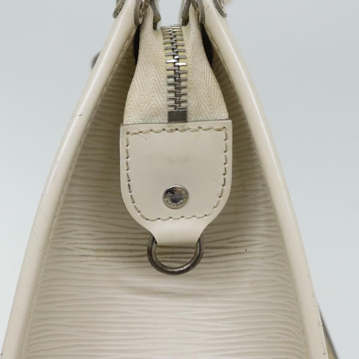 Louis Vuitton Madelaine Ecru Leather Handbag (Pre-Owned) Size ONE SIZE - 19 Thumbnail