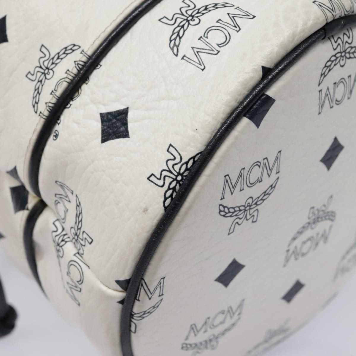 MCM Visetos White Canvas Shoulder Bag (Pre-Owned) Size ONE SIZE - 10 Thumbnail
