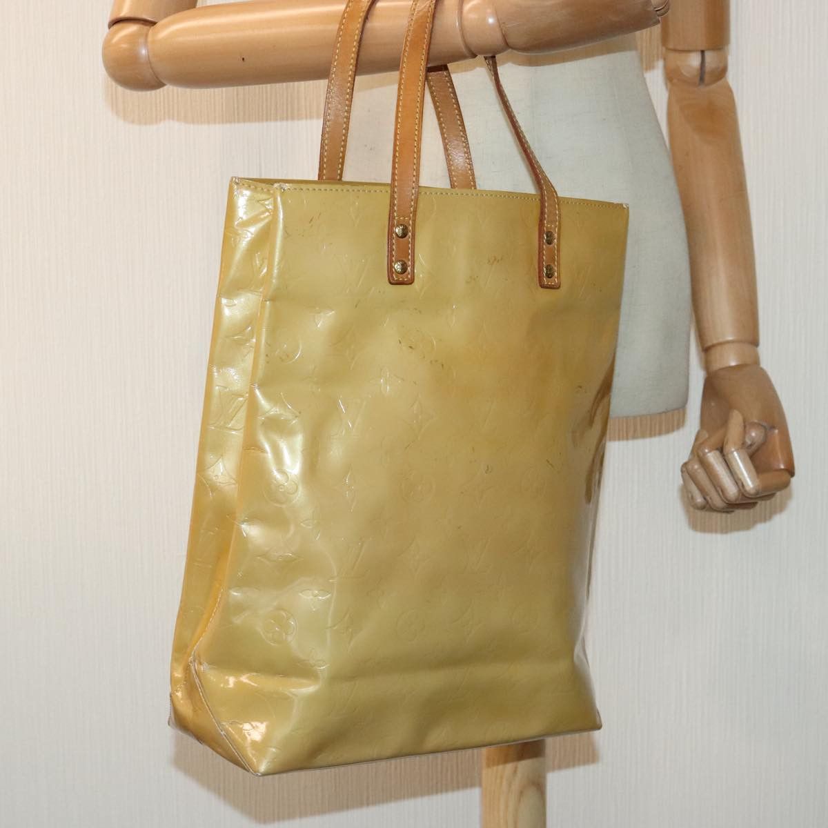 Louis Vuitton Reade Beige Patent Leather Tote Bag (Pre-Owned) Size ONE SIZE - 10 Thumbnail