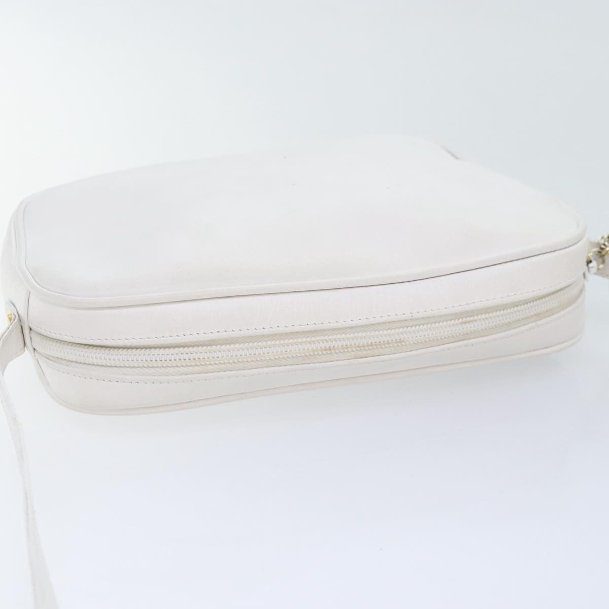Salvatore Ferragamo White Leather Shoulder Bag (Pre-Owned) Size ONE SIZE - 15 Thumbnail