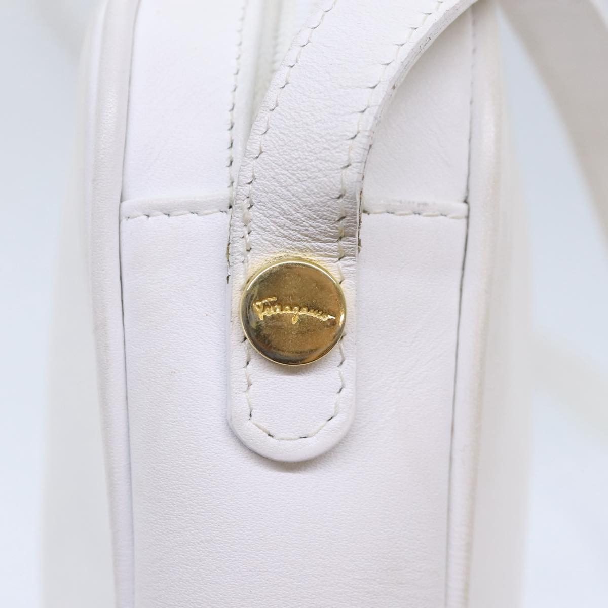 Salvatore Ferragamo White Leather Shoulder Bag (Pre-Owned) Size ONE SIZE - 18 Thumbnail