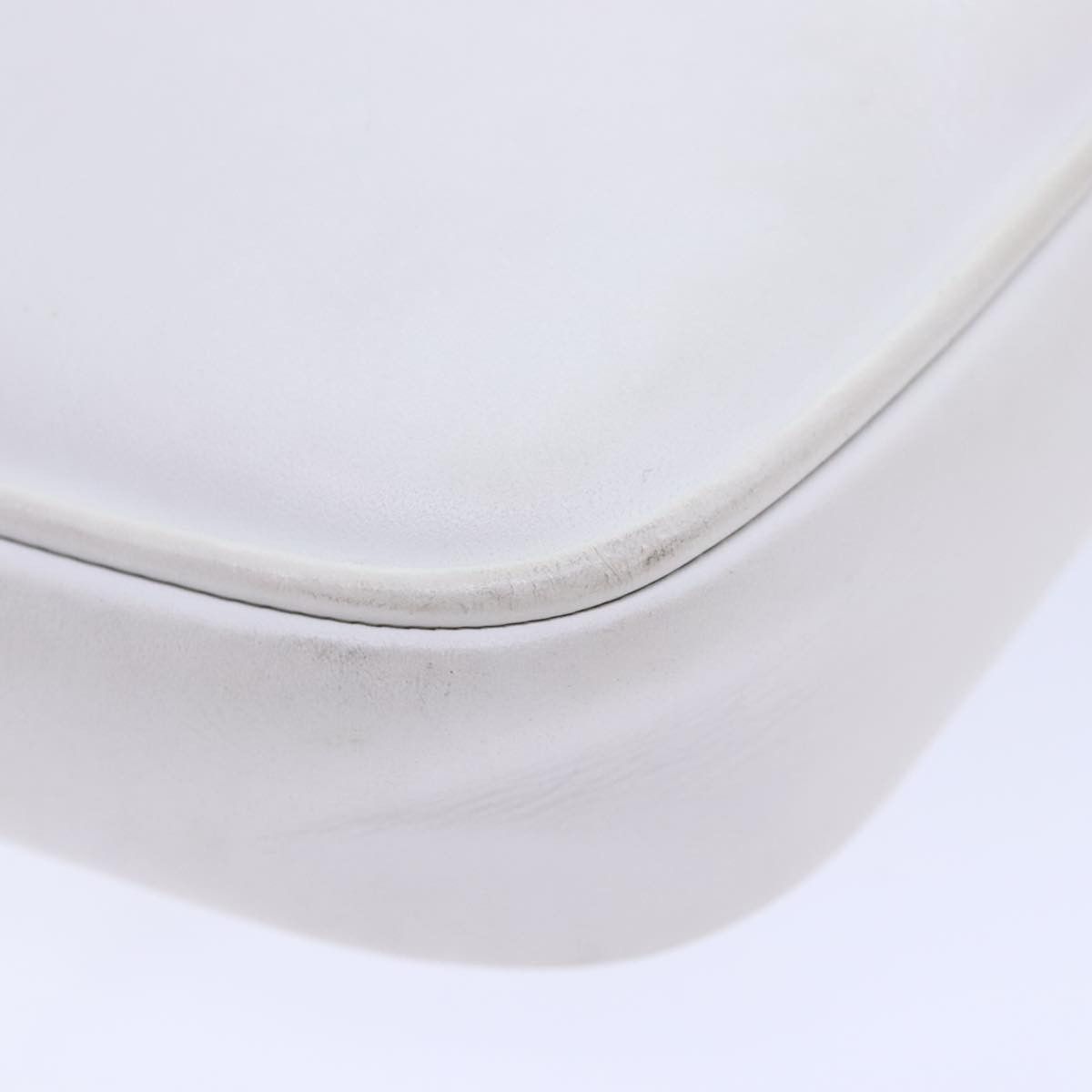 Salvatore Ferragamo White Leather Shoulder Bag (Pre-Owned) Size ONE SIZE - 9 Thumbnail