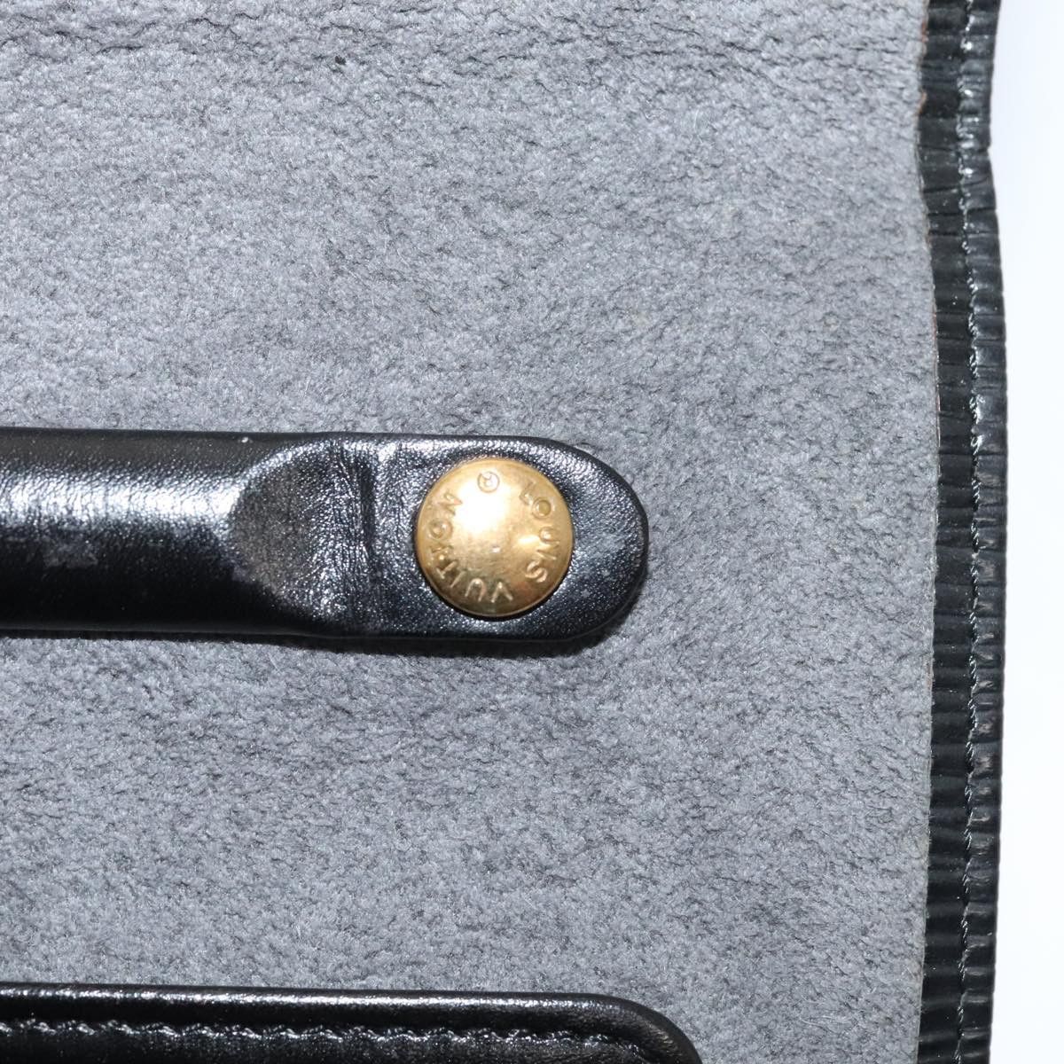 Louis Vuitton Rouleau Black Leather Clutch Bag (Pre-Owned) Size ONE SIZE - 19 Thumbnail