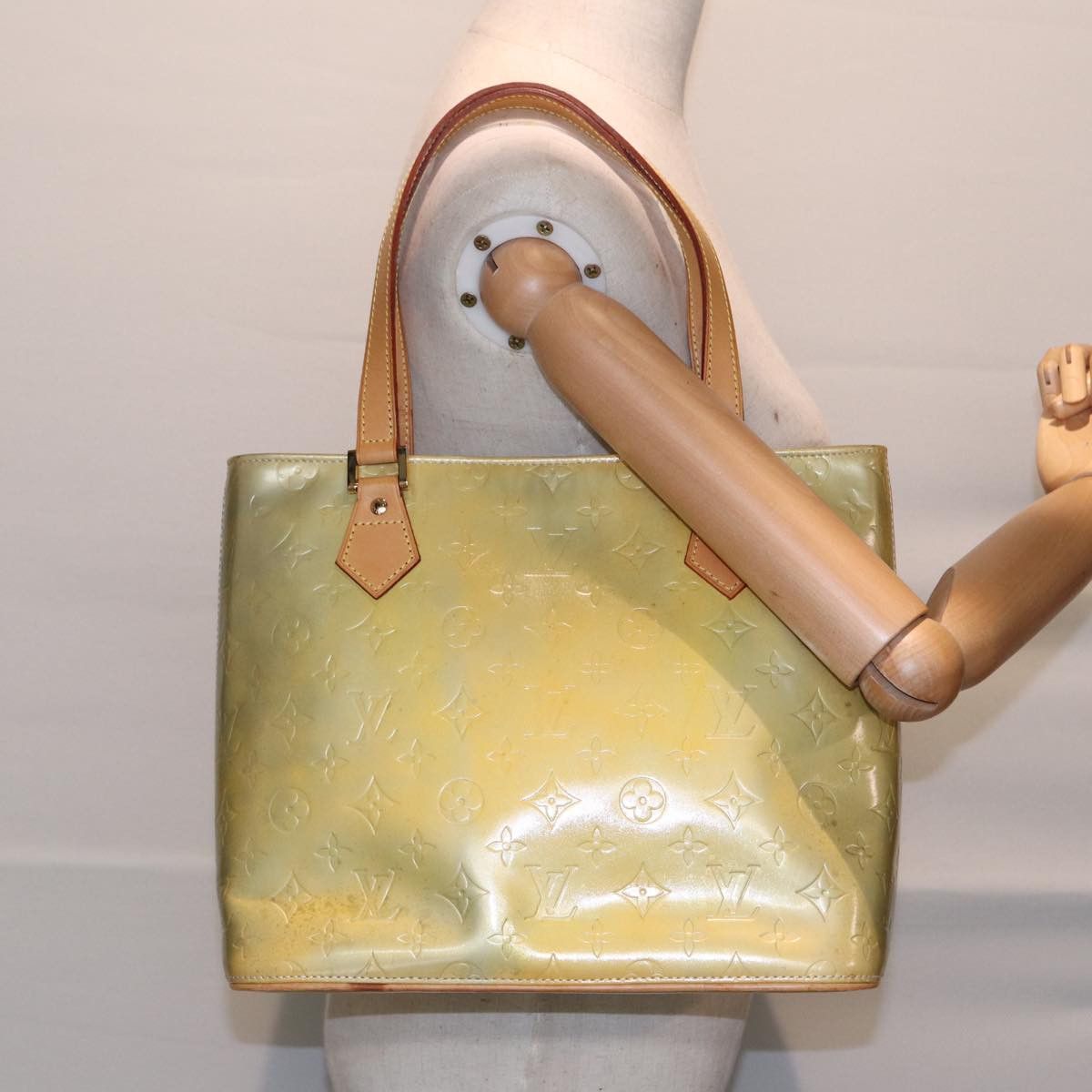 Louis Vuitton Houston Yellow Patent Leather Handbag (Pre-Owned) Size ONE SIZE - 15 Thumbnail