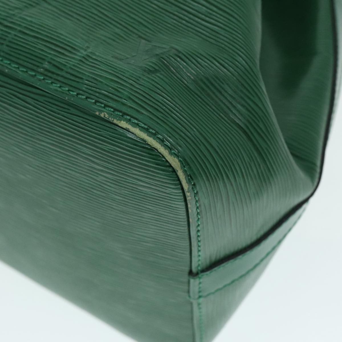 Louis Vuitton Noe Green Leather Shoulder Bag (Pre-Owned) Size ONE SIZE - 7 Thumbnail