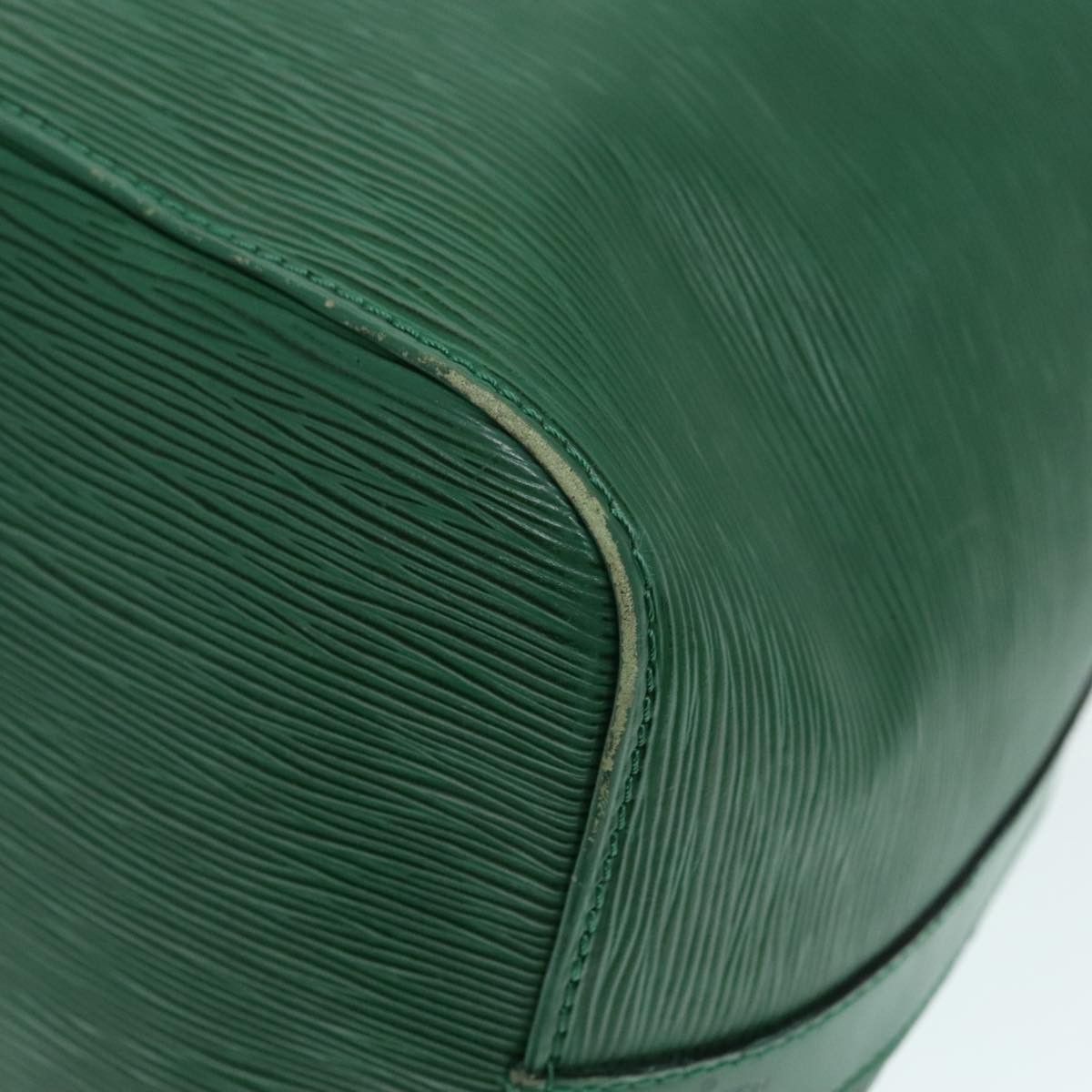 Louis Vuitton Noe Green Leather Shoulder Bag (Pre-Owned) Size ONE SIZE - 9 Thumbnail