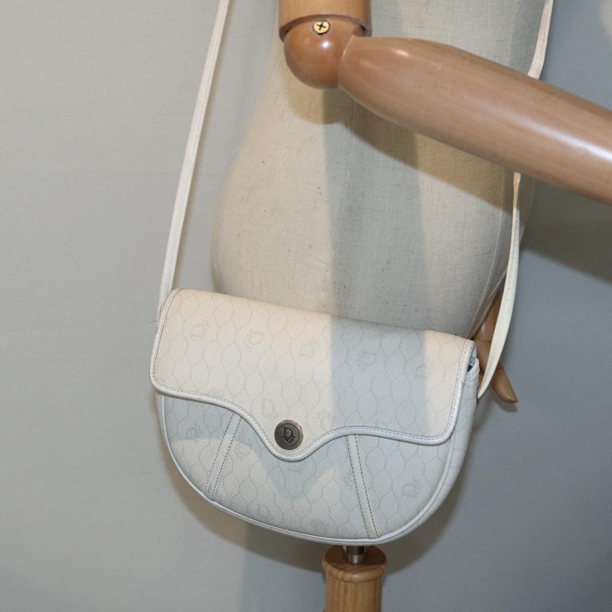 Dior Honeycomb White Canvas Shoulder Bag (Pre-Owned) Size ONE SIZE - 16 Thumbnail