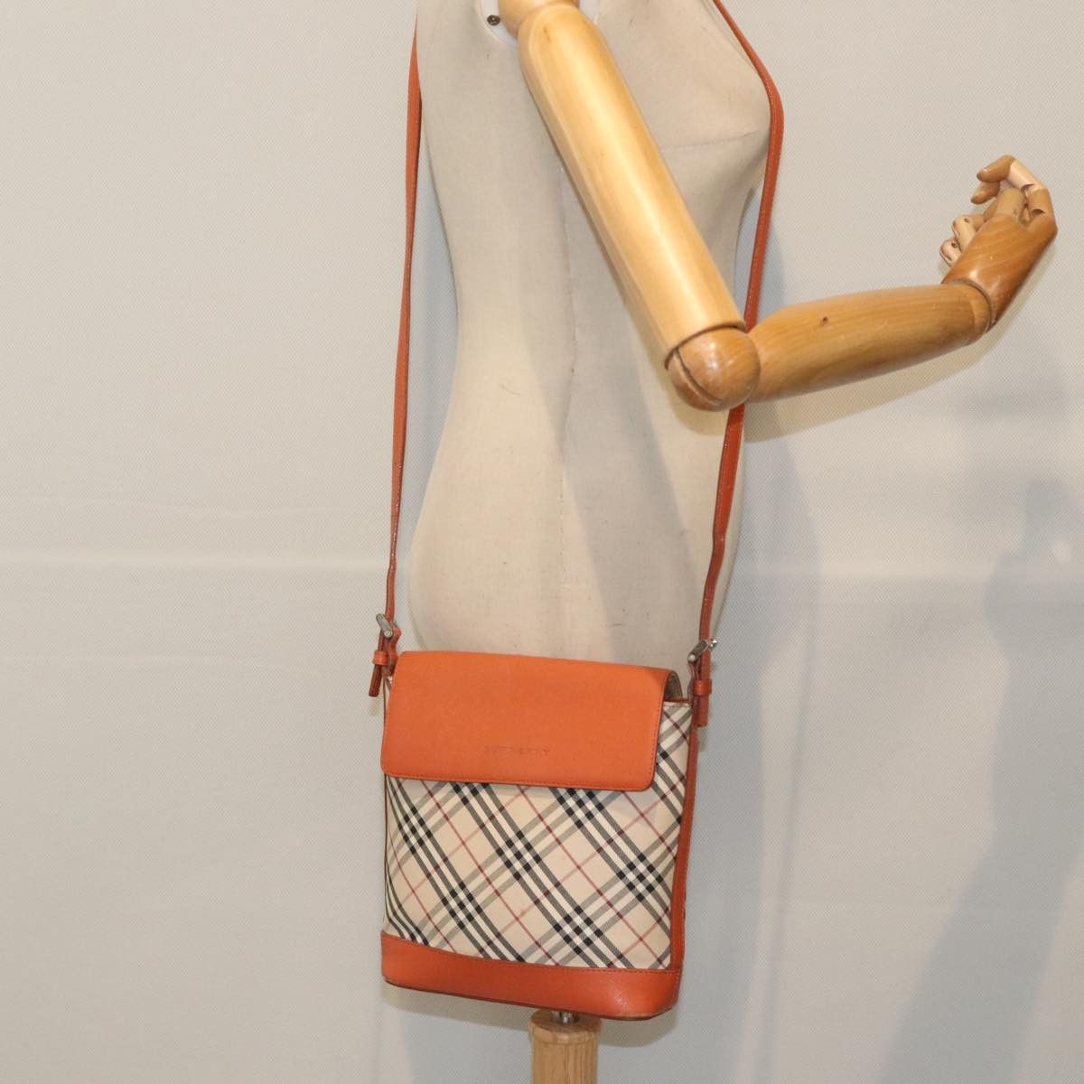 Burberry Nova Check Beige Canvas Shoulder Bag (Pre-Owned) Size ONE SIZE - 11 Thumbnail