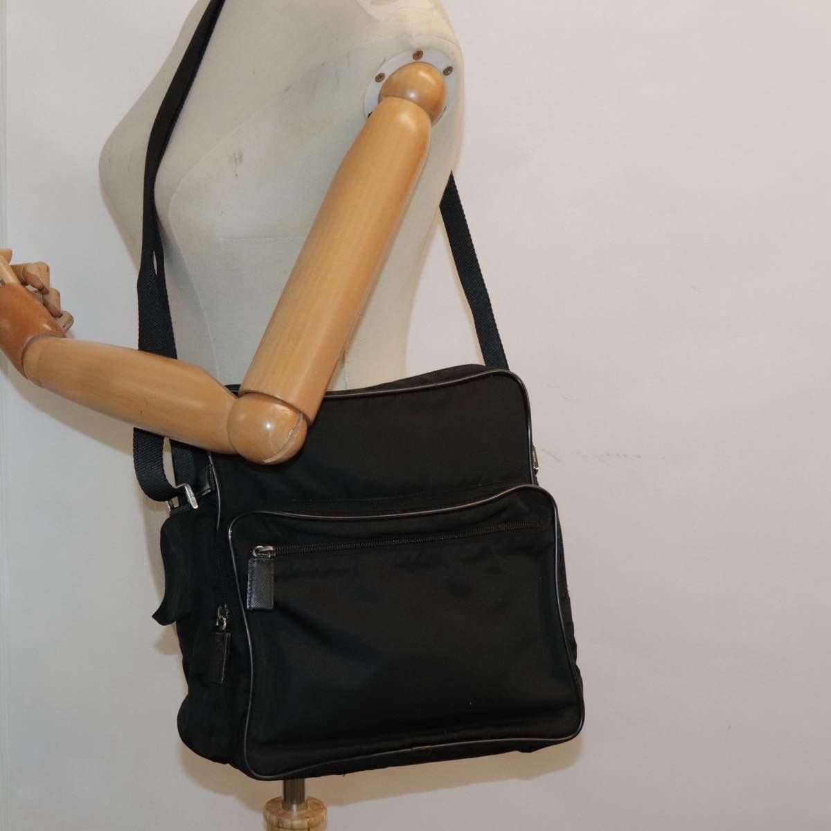 Prada Re-Nylon Black Synthetic Shoulder Bag (Pre-Owned) Size ONE SIZE - 17 Thumbnail