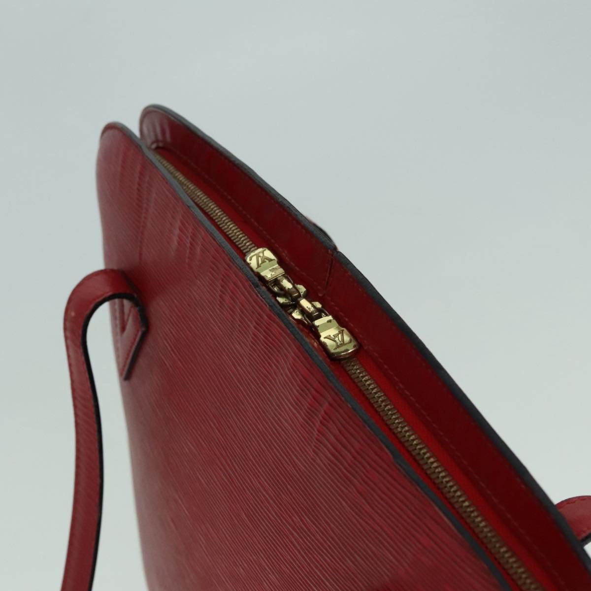 Louis Vuitton Lussac Red Leather Shoulder Bag (Pre-Owned) Size ONE SIZE - 13 Thumbnail