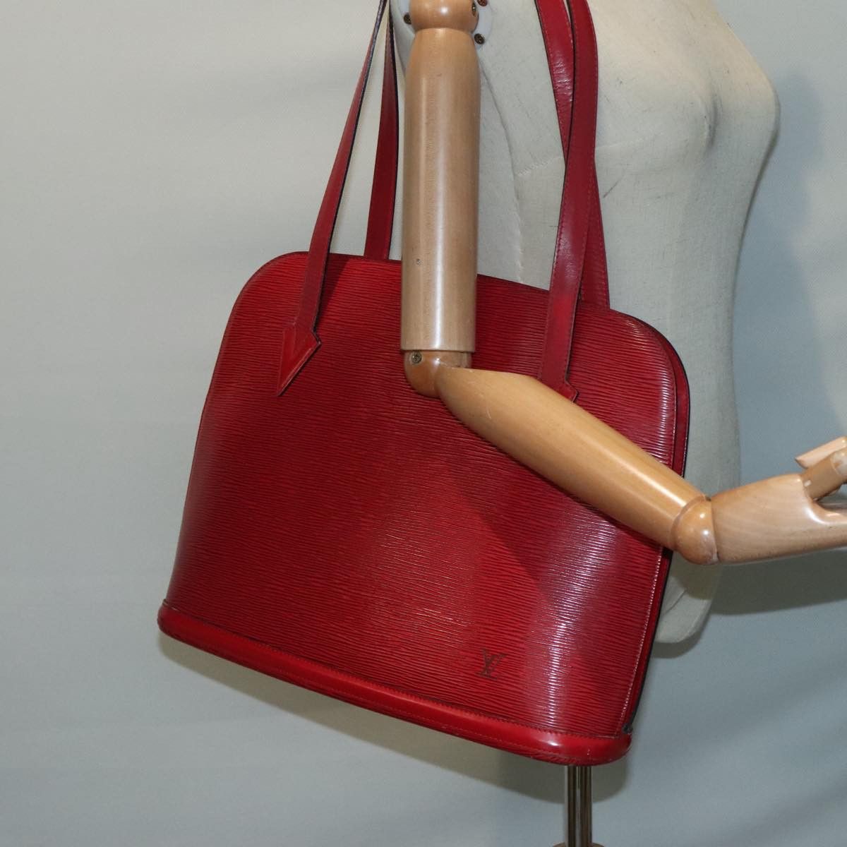 Louis Vuitton Lussac Red Leather Shoulder Bag (Pre-Owned) Size ONE SIZE - 11 Thumbnail