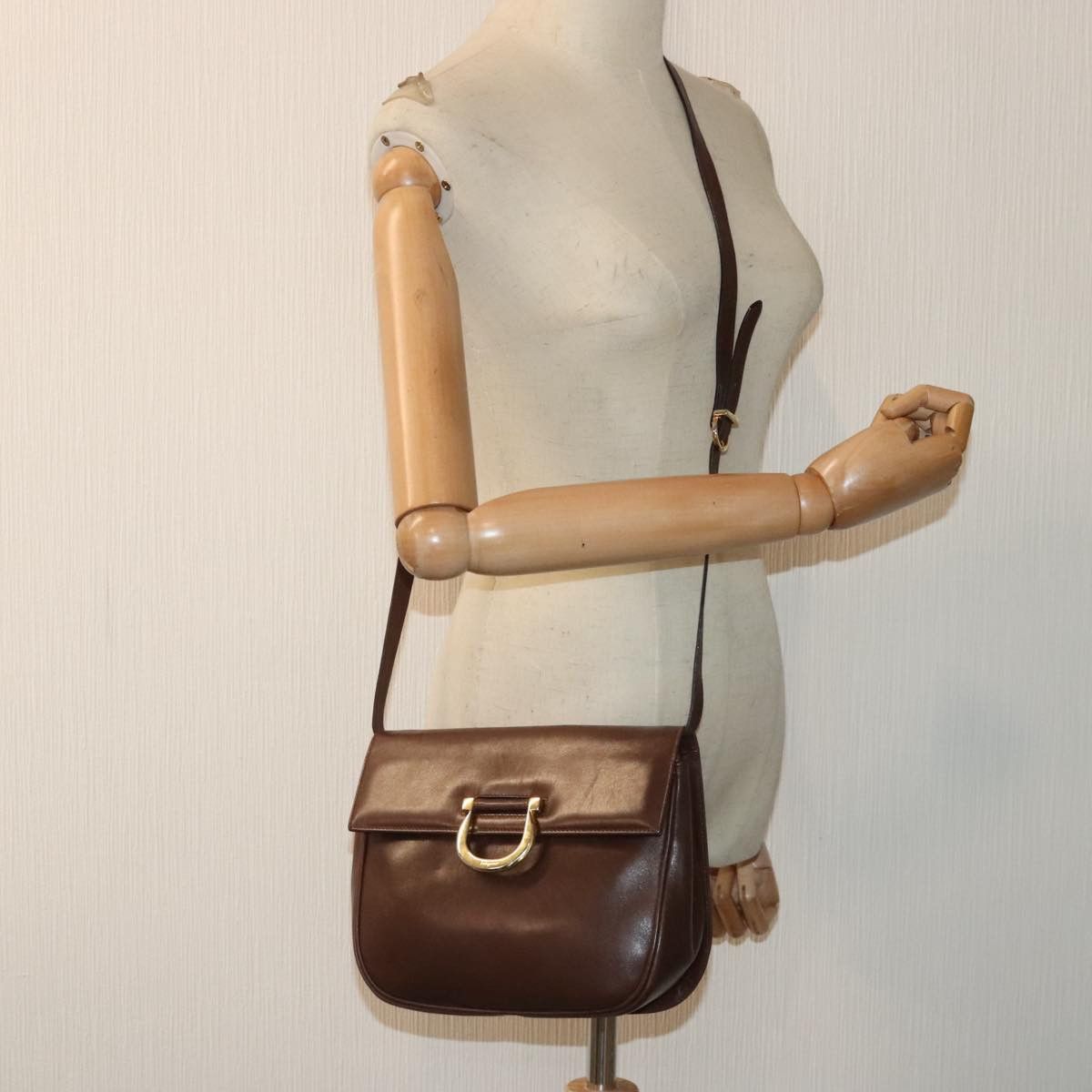 Salvatore Ferragamo Brown Leather Shoulder Bag (Pre-Owned) Size ONE SIZE - 13 Thumbnail