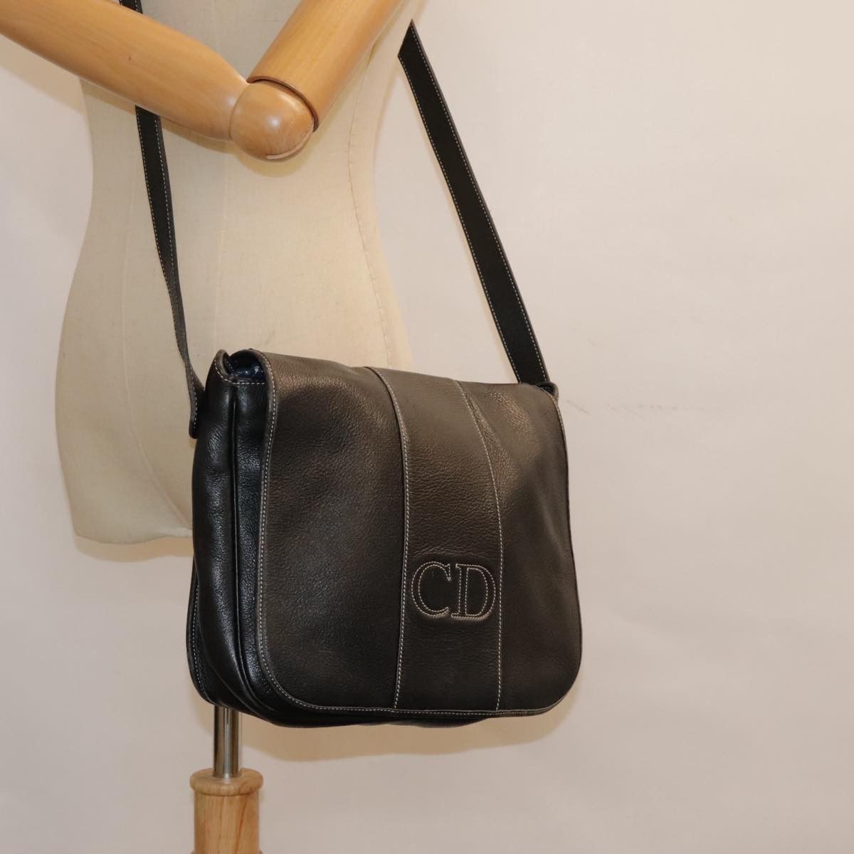 Dior Cd Black Leather Shoulder Bag (Pre-Owned) Size ONE SIZE - 14 Thumbnail