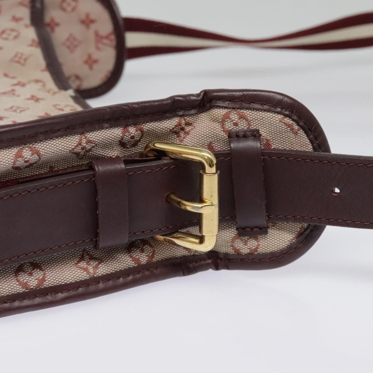 Louis Vuitton Mary Kate Red Canvas Shoulder Bag (Pre-Owned) Size ONE SIZE - 10 Thumbnail
