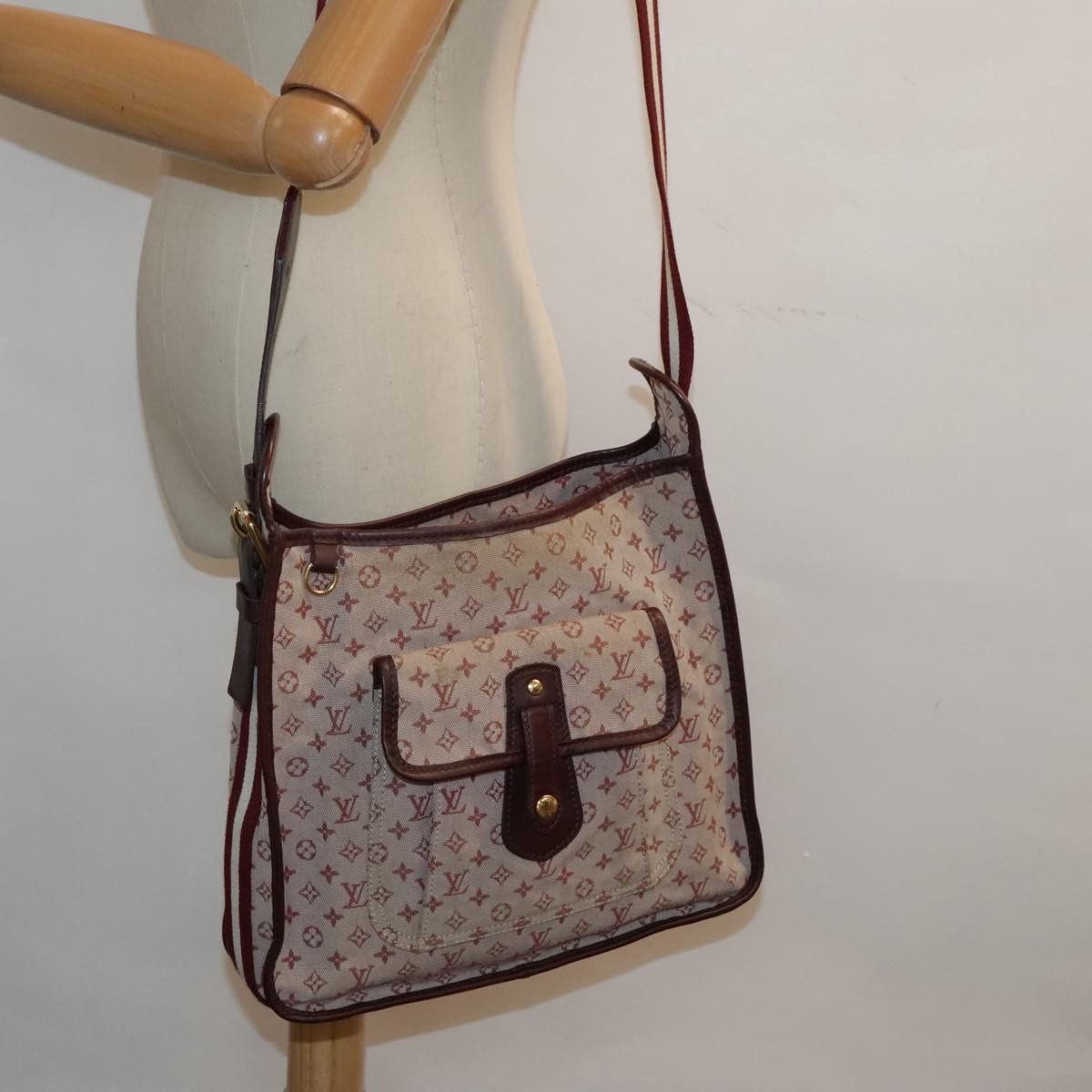 Louis Vuitton Mary Kate Red Canvas Shoulder Bag (Pre-Owned) Size ONE SIZE - 14 Thumbnail