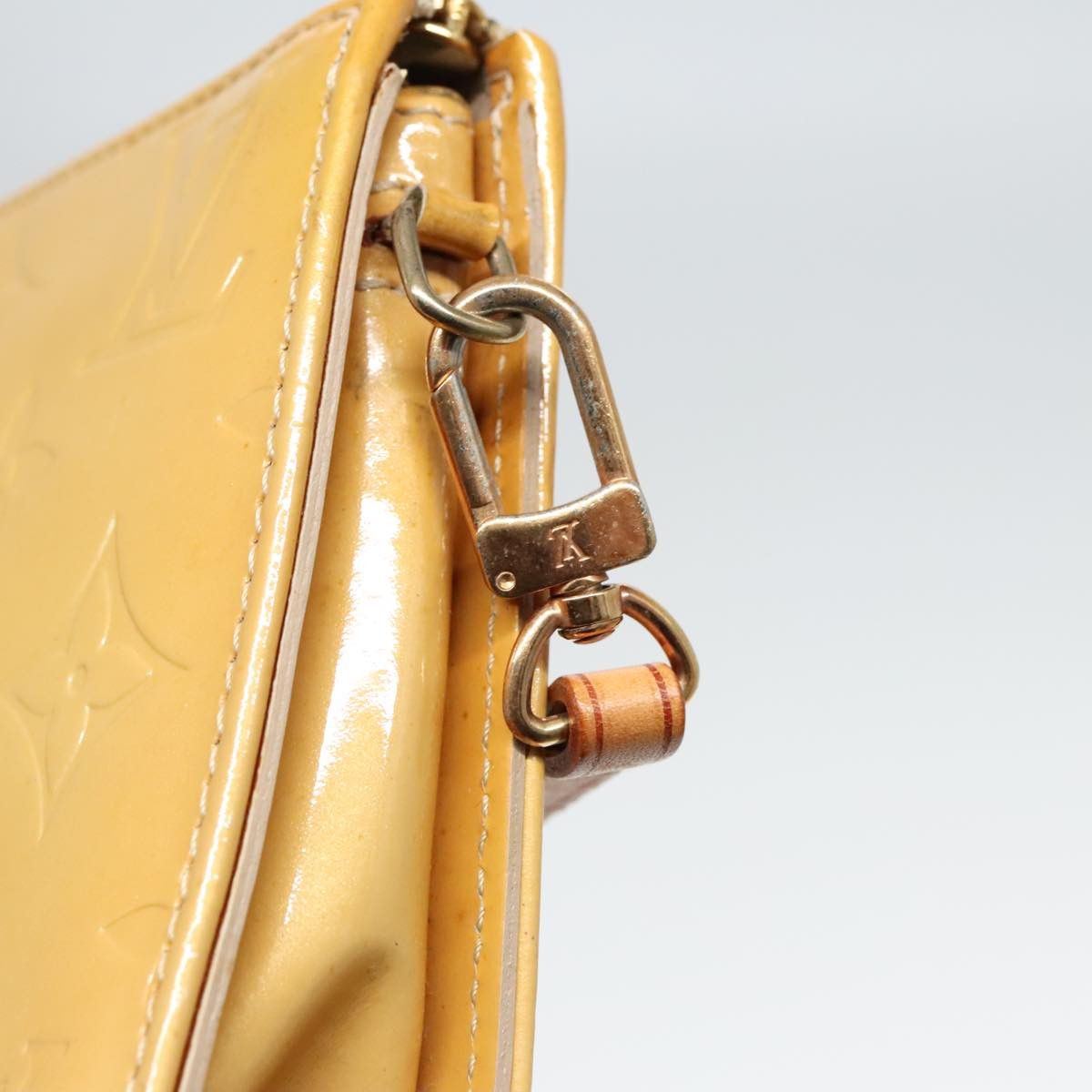Louis Vuitton Lexington Beige Patent Leather Clutch Bag (Pre-Owned) Size ONE SIZE - 19 Thumbnail