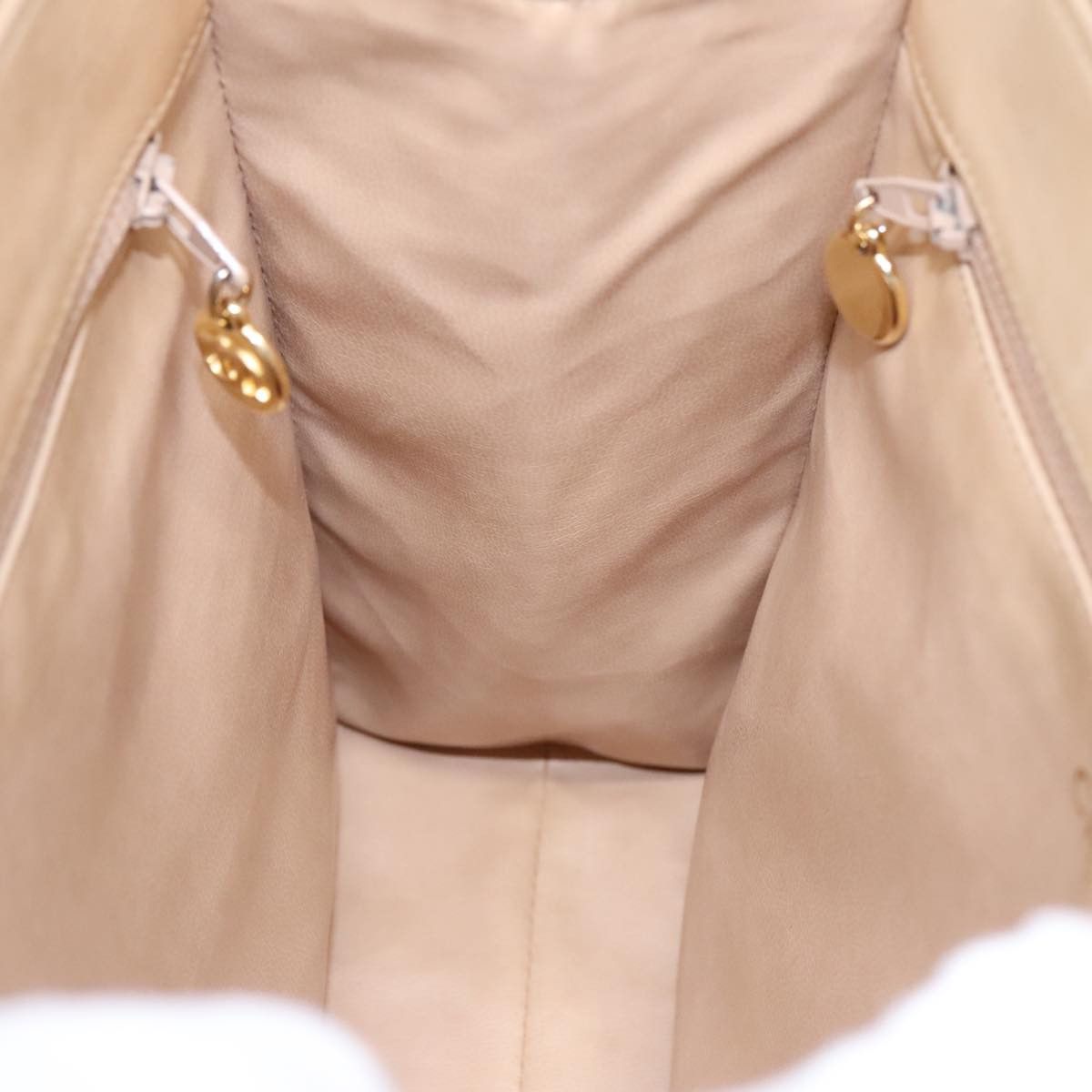 Chanel V-Stich Beige Leather Handbag (Pre-Owned) Size ONE SIZE - 17 Thumbnail