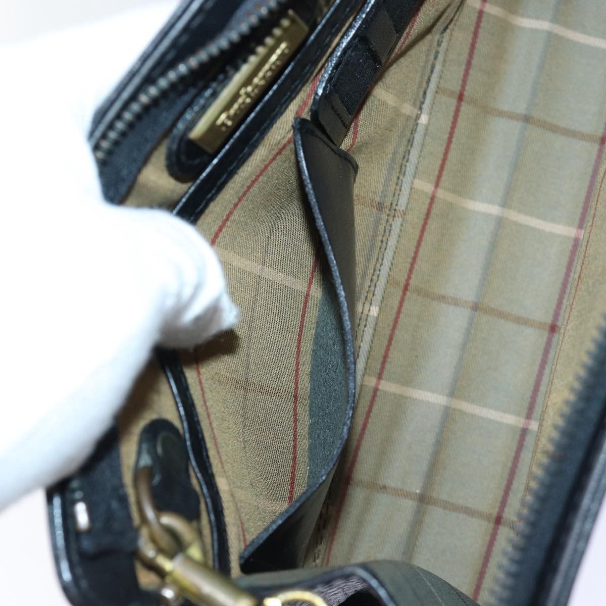 Burberry Black Leather Clutch Bag (Pre-Owned) Size ONE SIZE - 12 Thumbnail