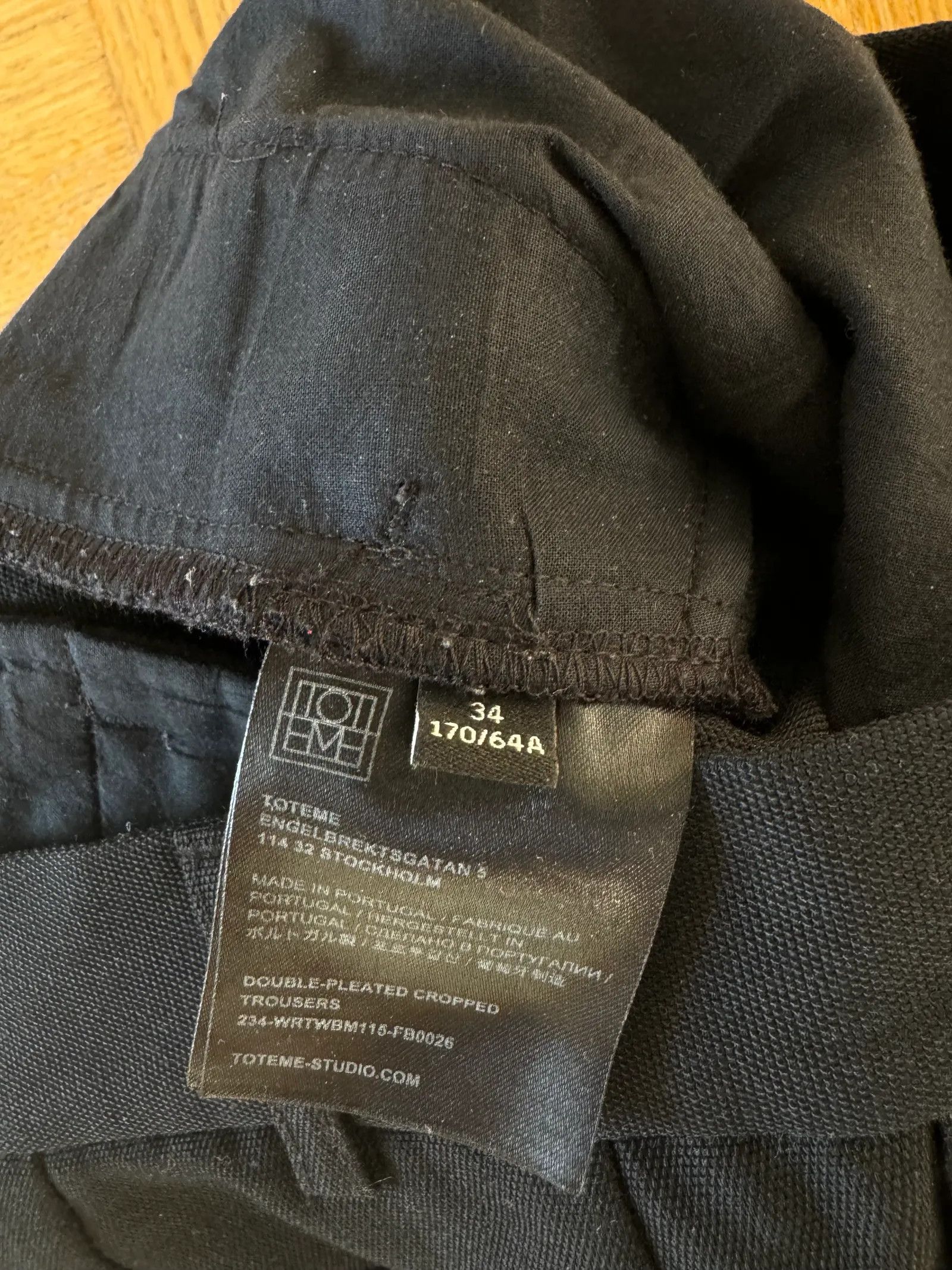 Toteme Toteme Double pleated cropped trousers black Pants Size 25" / US 0 / IT 36 - 4 Thumbnail