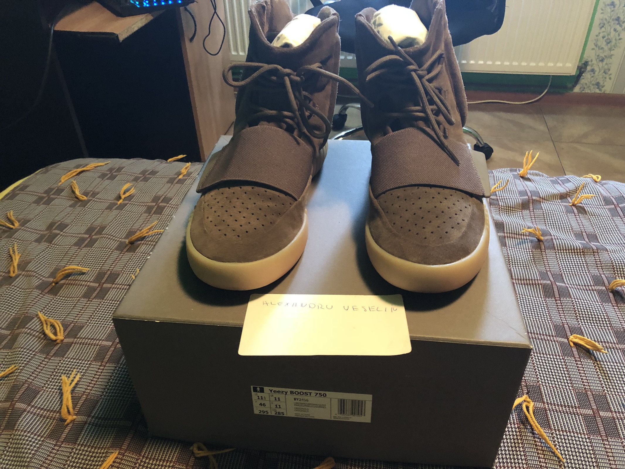 Adidas Yeezy 750 Chocolate Size US 11.5 / EU 44-45 - 1 Thumbnail