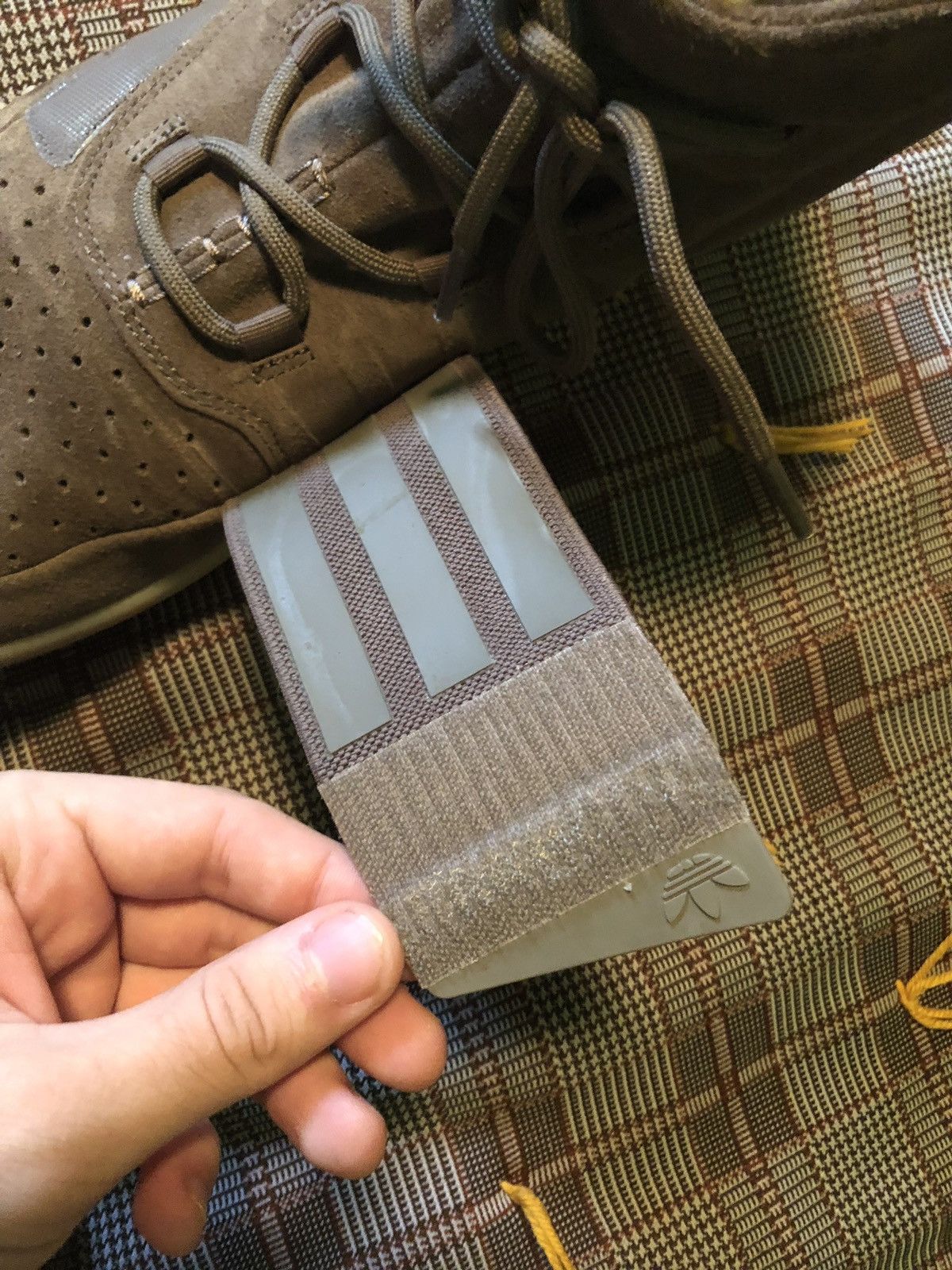 Adidas Yeezy 750 Chocolate Size US 11.5 / EU 44-45 - 4 Thumbnail