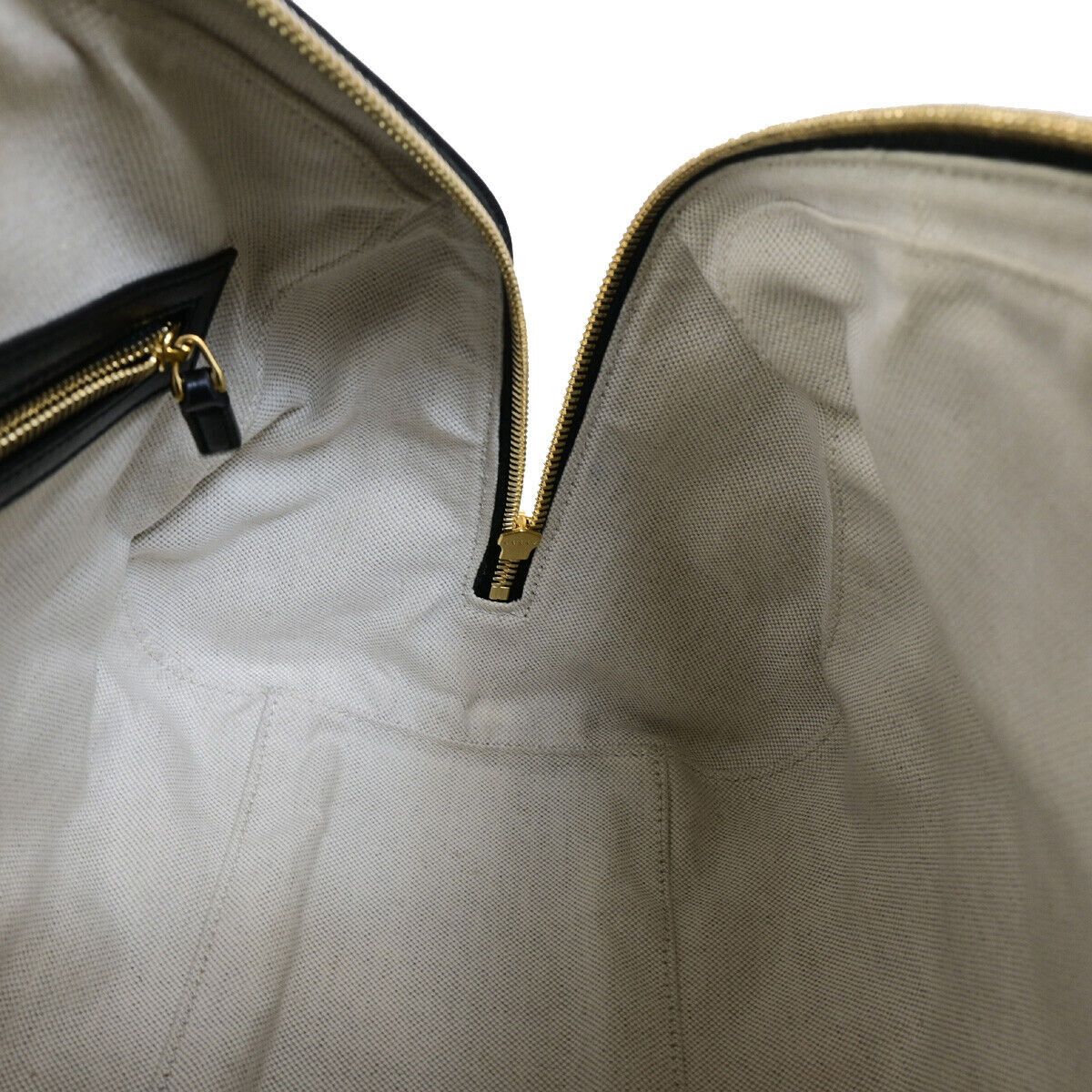 Gucci Gg Matelassé Black Leather Handbag (Pre-Owned) Size ONE SIZE - 16 Thumbnail