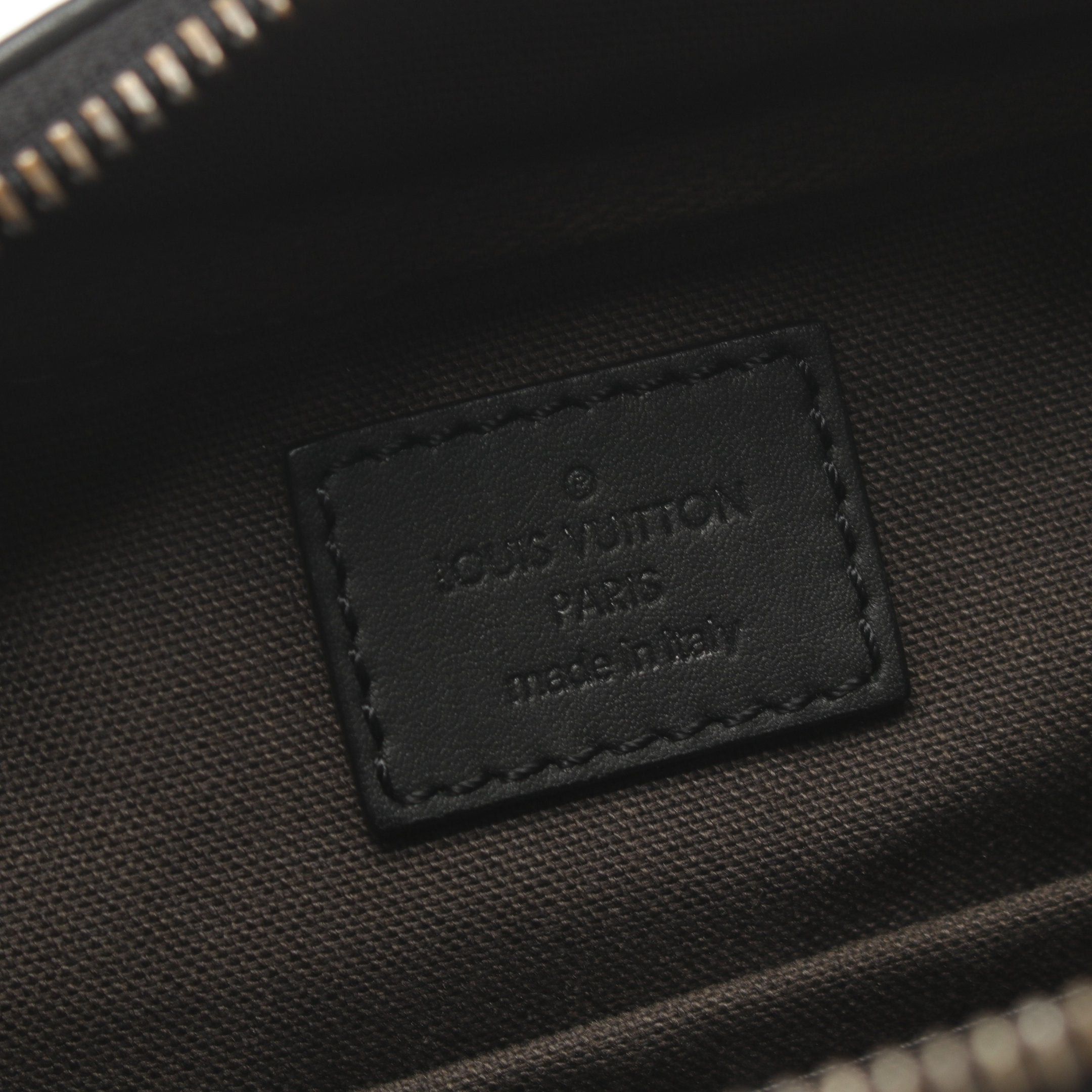 Louis Vuitton Louis Vuitton Ambler Damier Infini Onyx Body Bag Waist Leather Black Size ONE SIZE - 4 Thumbnail