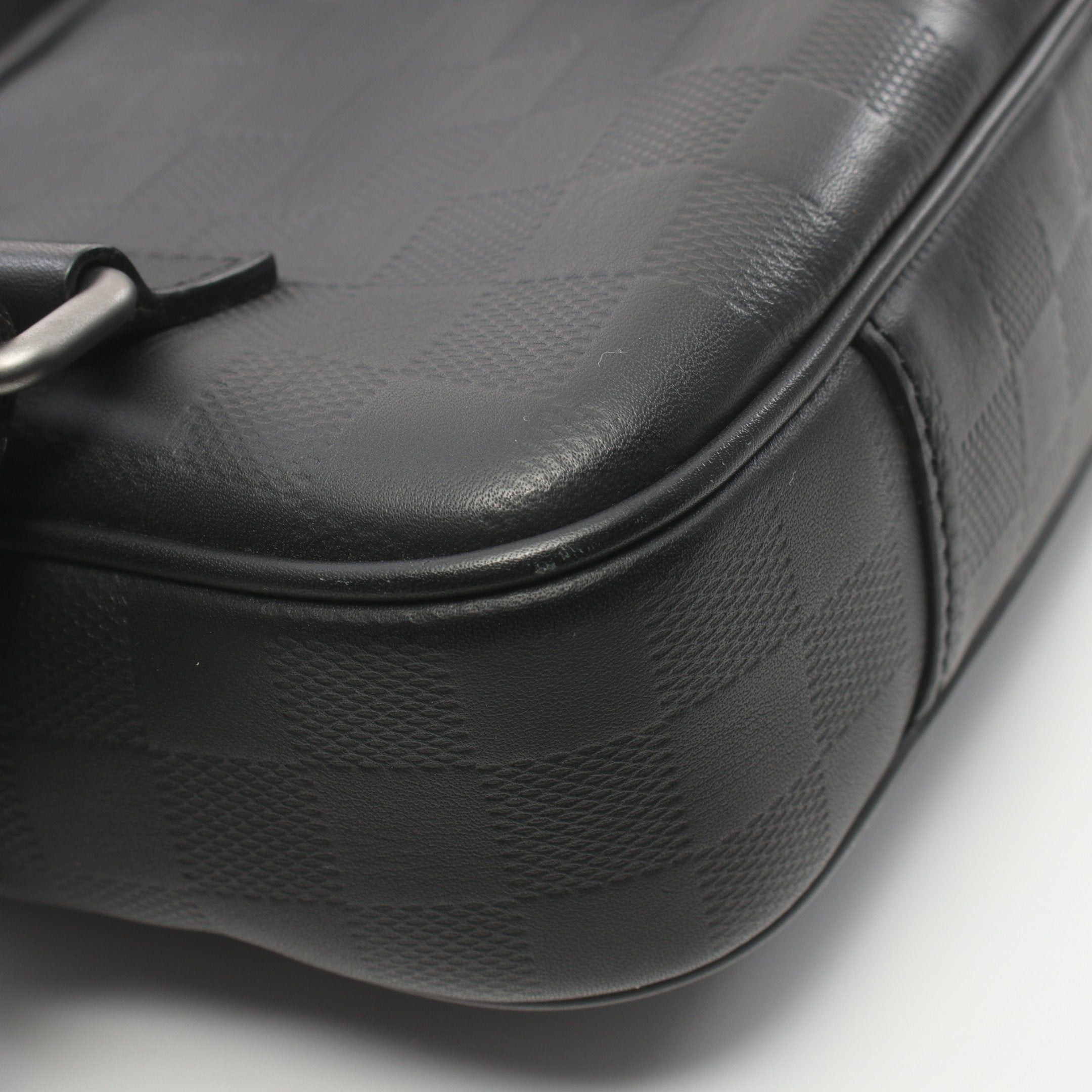 Louis Vuitton Louis Vuitton Ambler Damier Infini Onyx Body Bag Waist Leather Black Size ONE SIZE - 9 Thumbnail