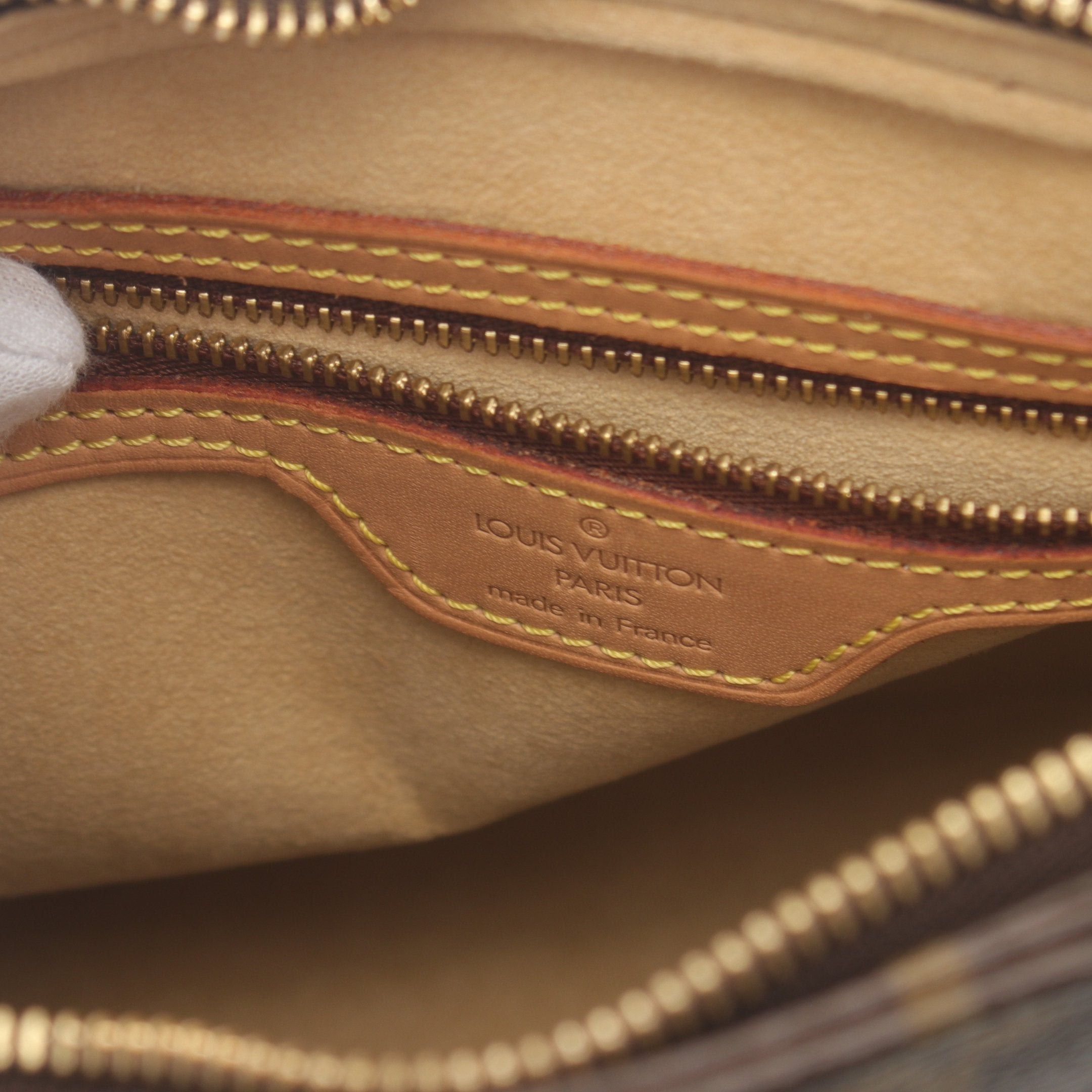Louis Vuitton Louis Vuitton Looping Mm Monogram Shoulder Bag Leather Brown Size ONE SIZE - 4 Thumbnail