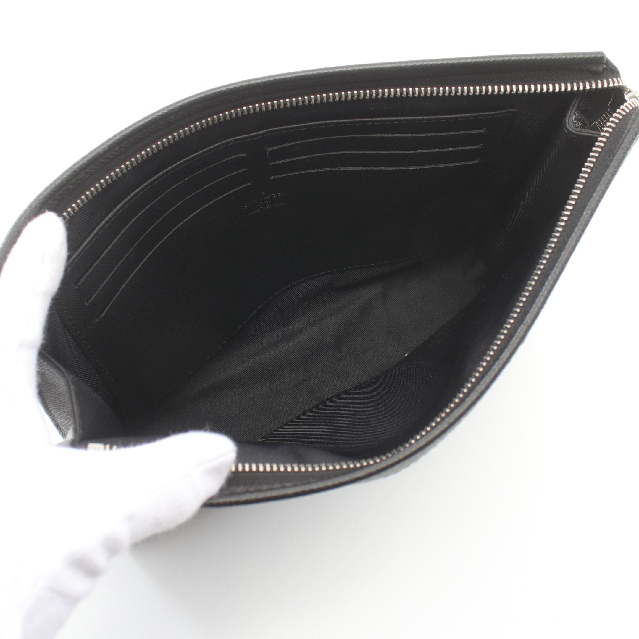 Louis Vuitton Louis Vuitton Pochette Voyage Mm Taiga Noir Clutch Bag Leather Black Size ONE SIZE - 3 Thumbnail