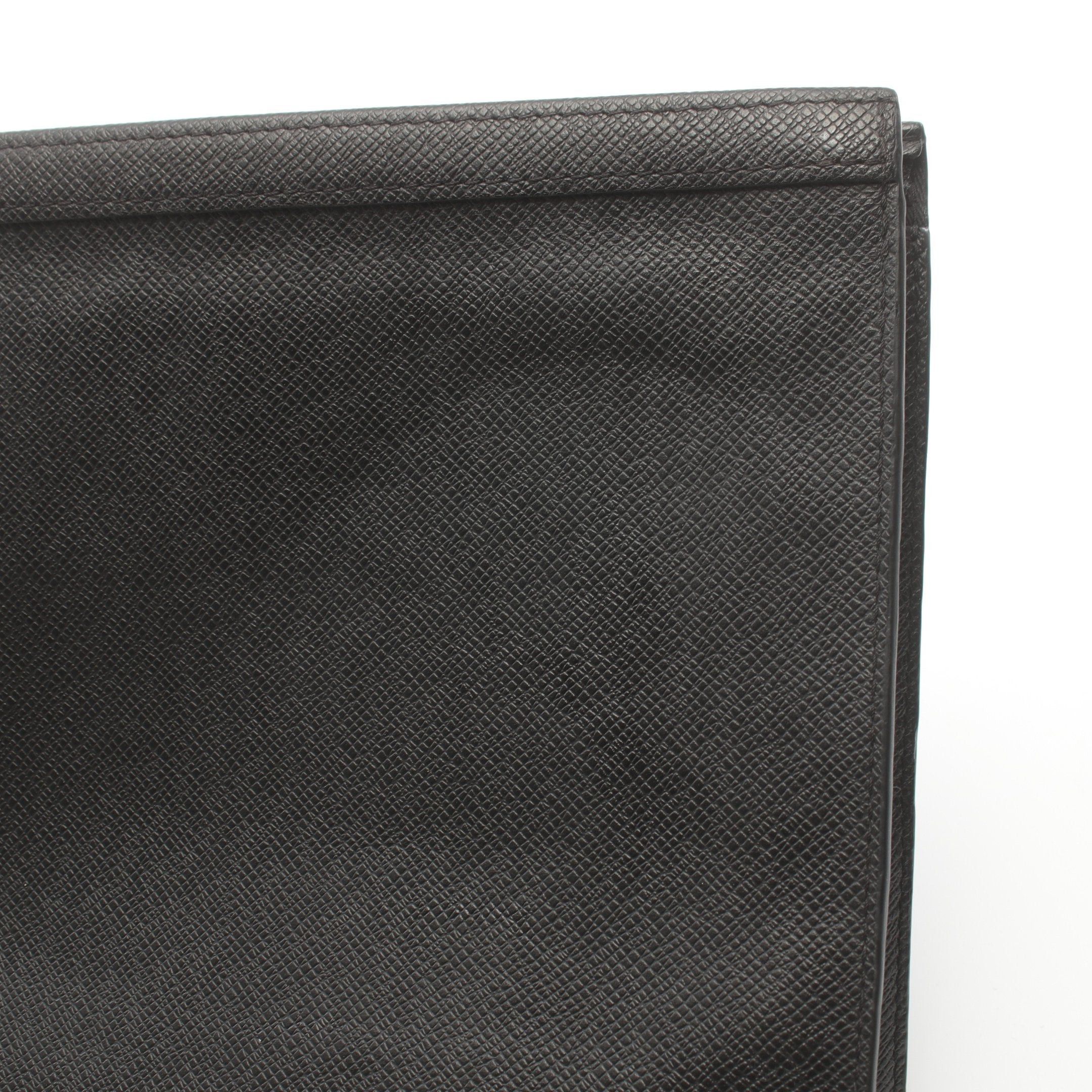 Louis Vuitton Louis Vuitton Pochette Voyage Mm Taiga Noir Clutch Bag Leather Black Size ONE SIZE - 8 Thumbnail