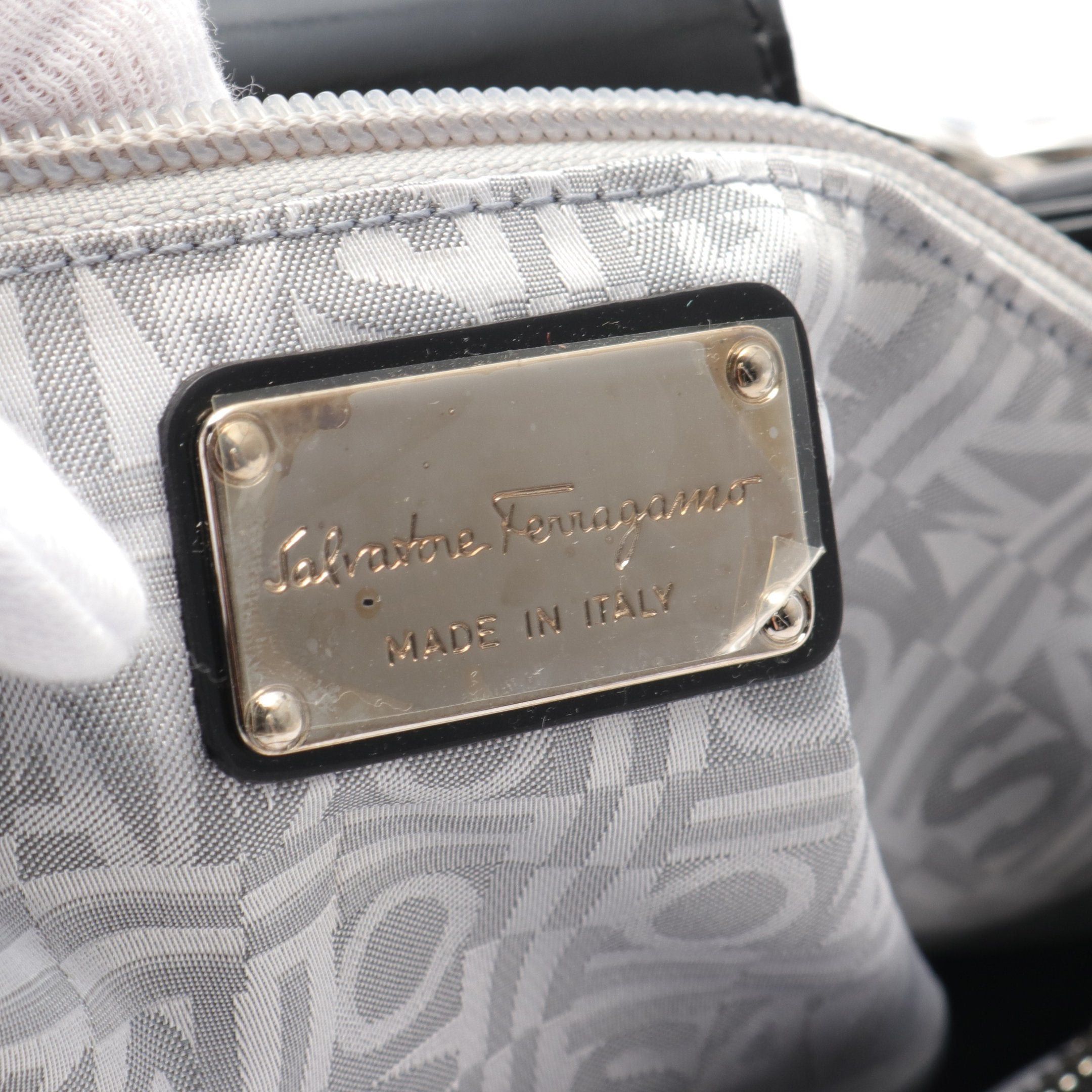 Salvatore Ferragamo Salvatore Ferragamo Gancini Handbag Denim Patent Leather Indigo Blue Black Size ONE SIZE - 4 Thumbnail