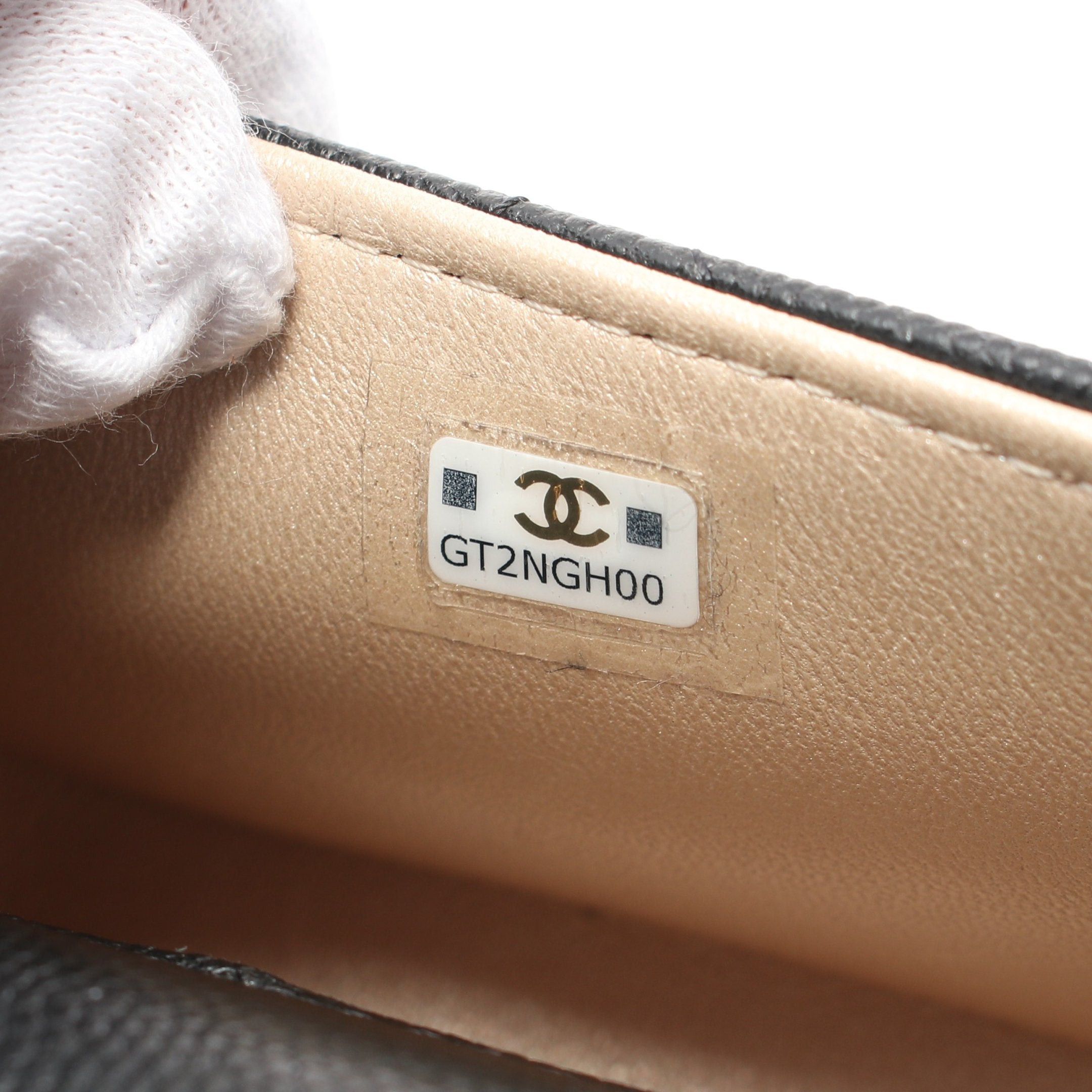 Chanel Chanel Mini Matelasse Chain Shoulder Bag Caviar Skin Black Gold Hardware Size ONE SIZE - 5 Thumbnail
