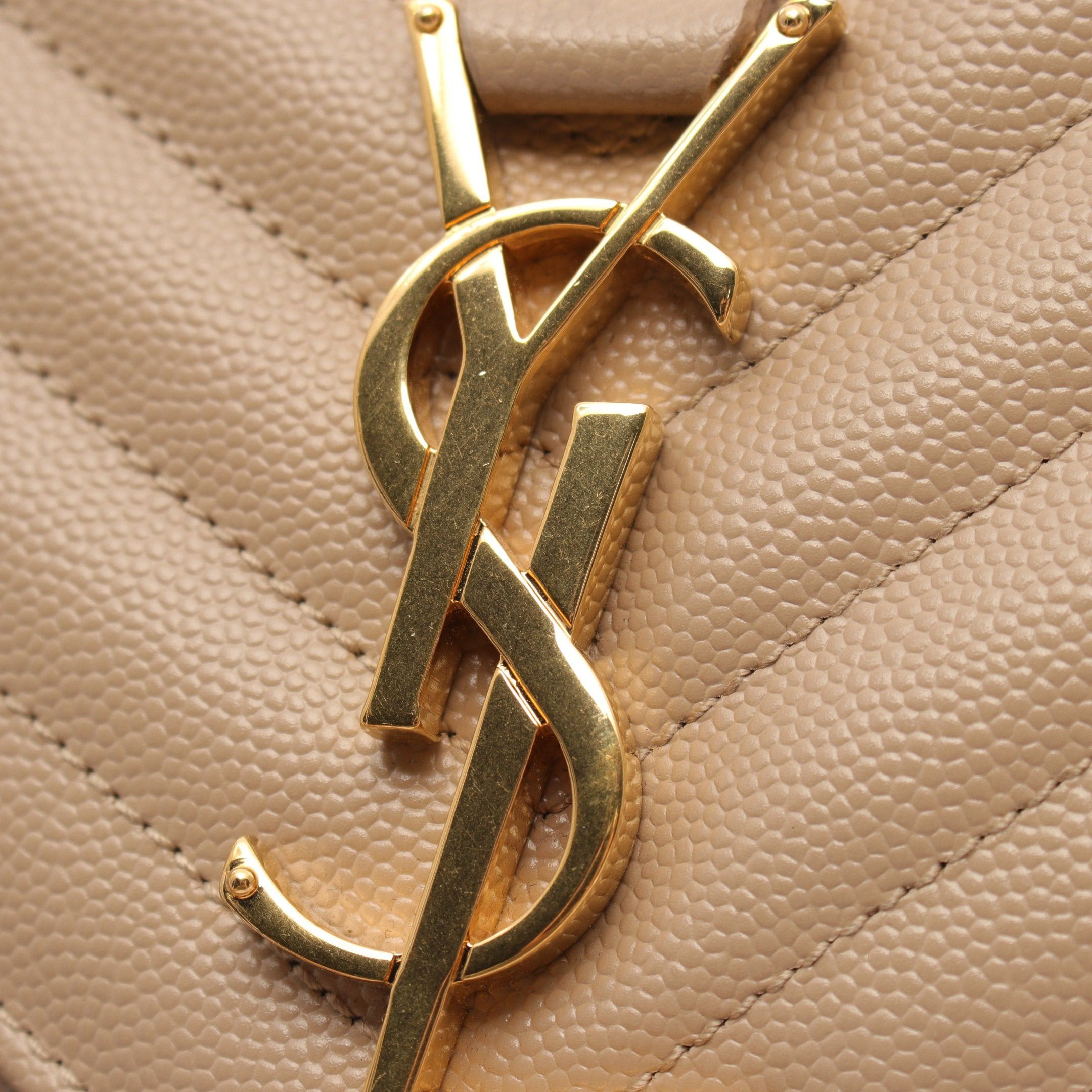 Yves Saint Laurent Yves Saint Laurent Envelope Chain Shoulder Bag Leather Beige Size ONE SIZE - 7 Thumbnail