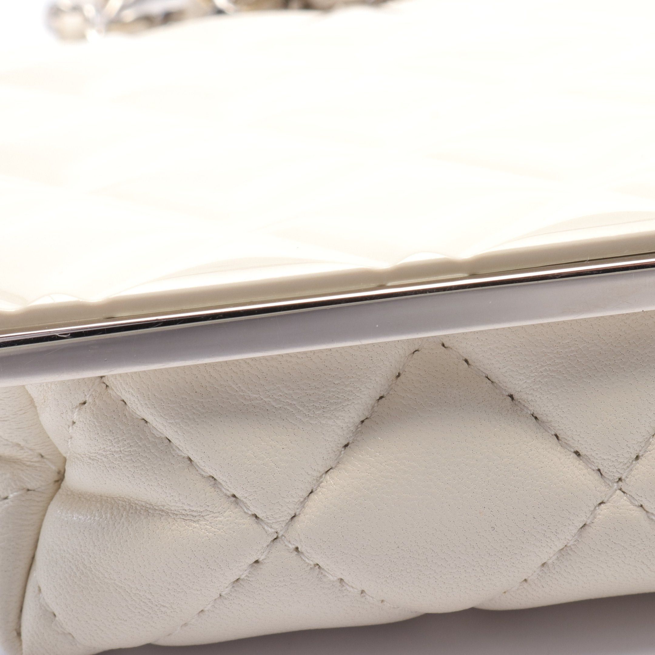 Chanel Chanel Matelasse Chain Shoulder Bag Leather Off White Silver Hardware Clasp Size ONE SIZE - 7 Thumbnail