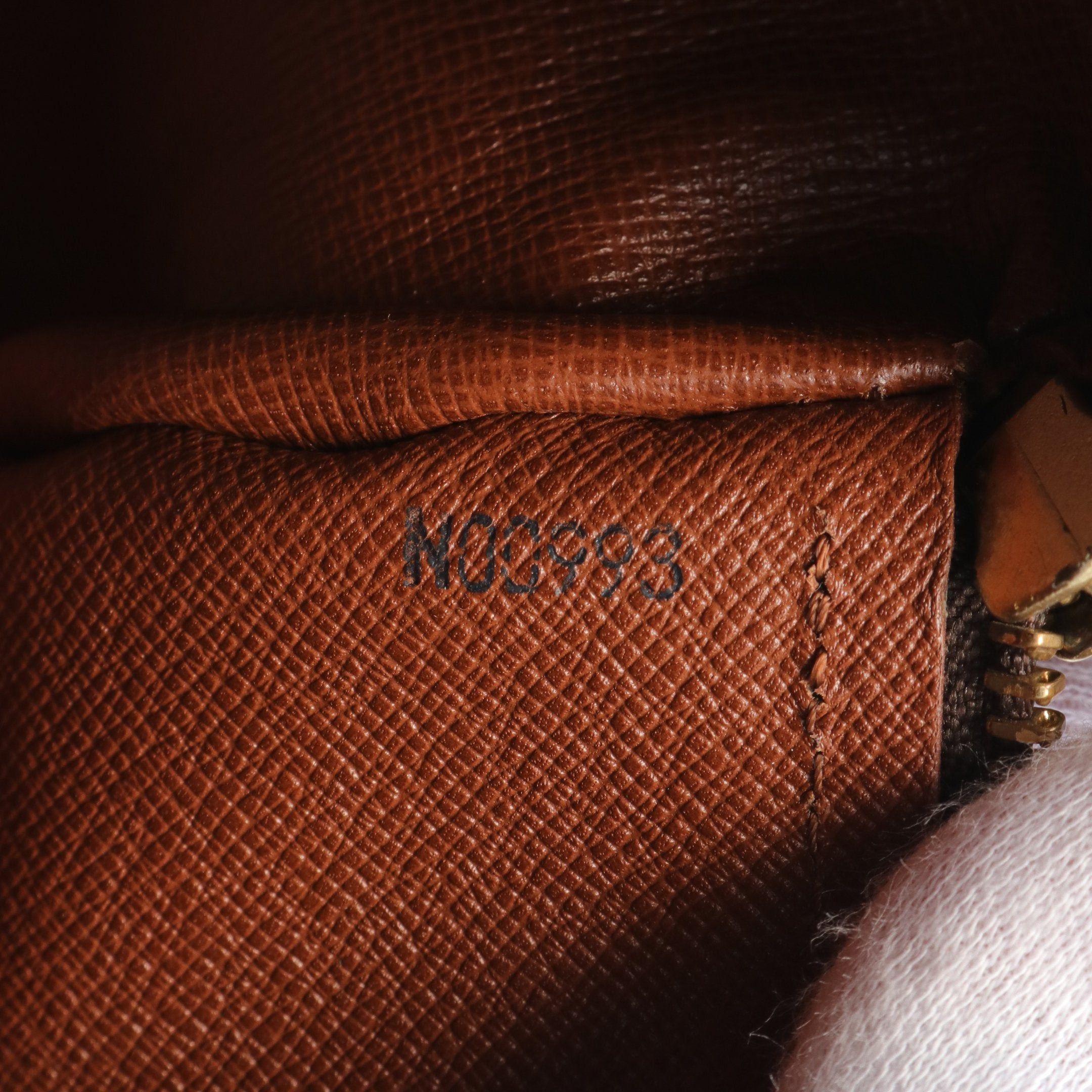 Louis Vuitton Louis Vuitton Papillon 26 Monogram Old Model Handbag Leather Brown Size ONE SIZE - 5 Thumbnail