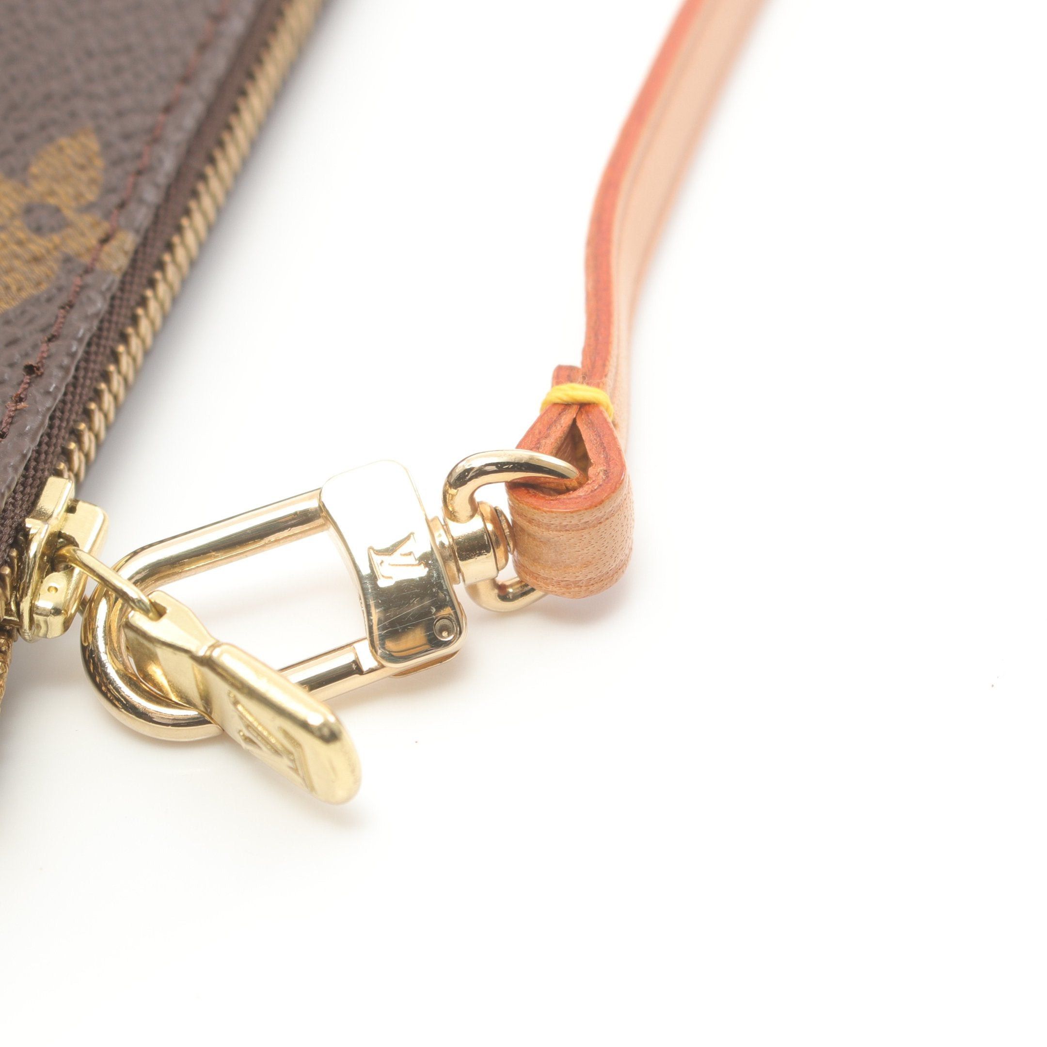 Louis Vuitton Louis Vuitton Pochette Accessoires Monogram Handbag Leather Brown Size ONE SIZE - 7 Thumbnail