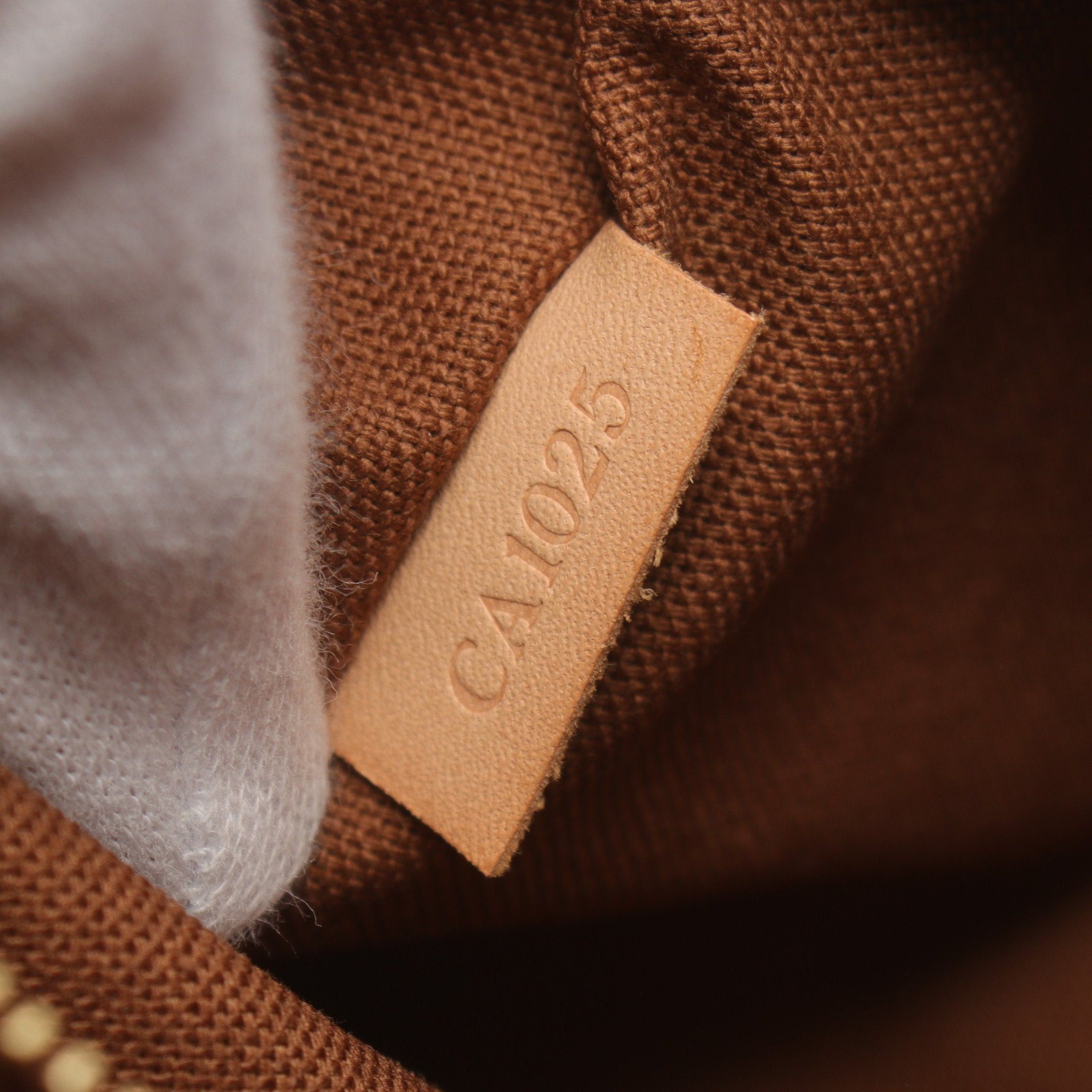 Louis Vuitton Louis Vuitton Batignolles Horizontal Monogram Shoulder Bag Leather Brown Size ONE SIZE - 5 Thumbnail