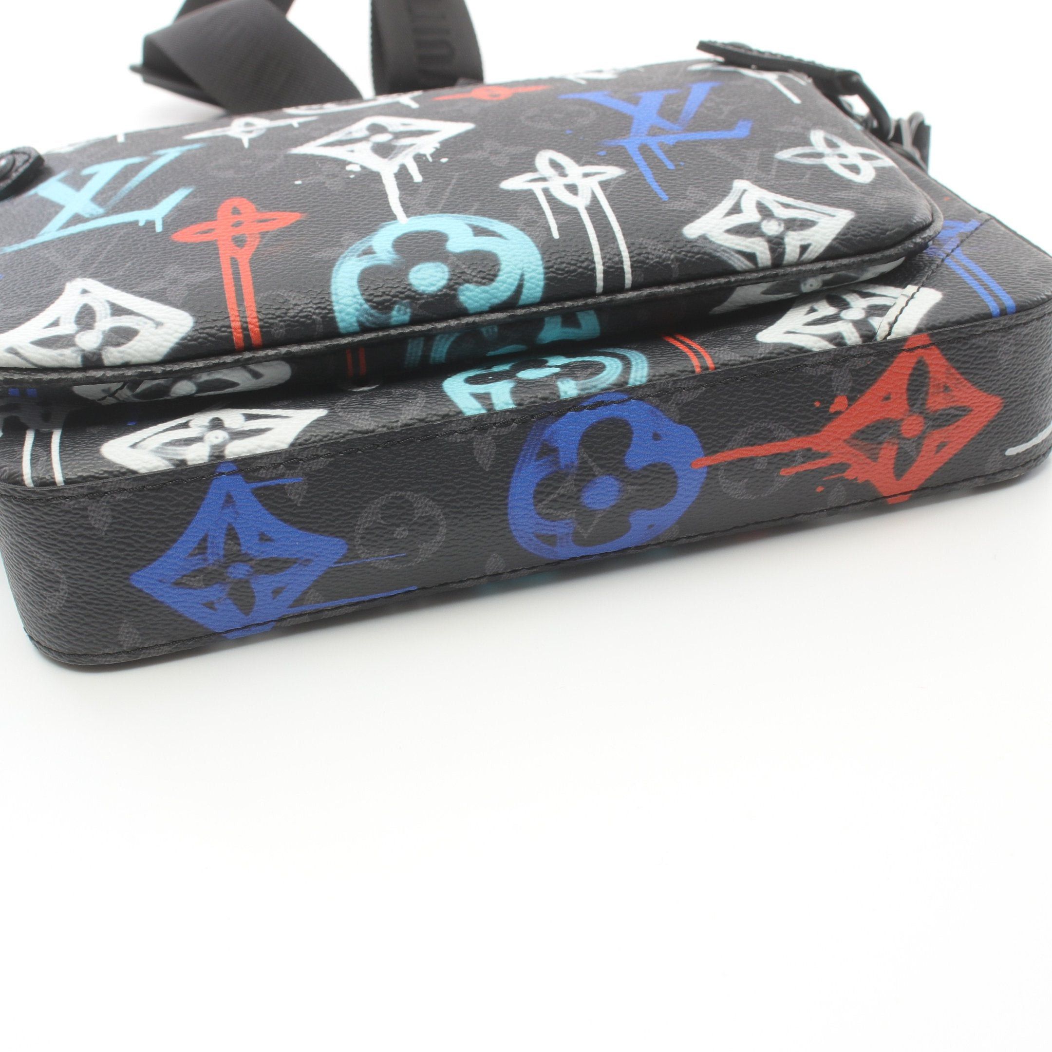Louis Vuitton Louis Vuitton Trio Messenger Monogram Eclipse Shoulder Bag Black Multicolor Size ONE SIZE - 5 Thumbnail