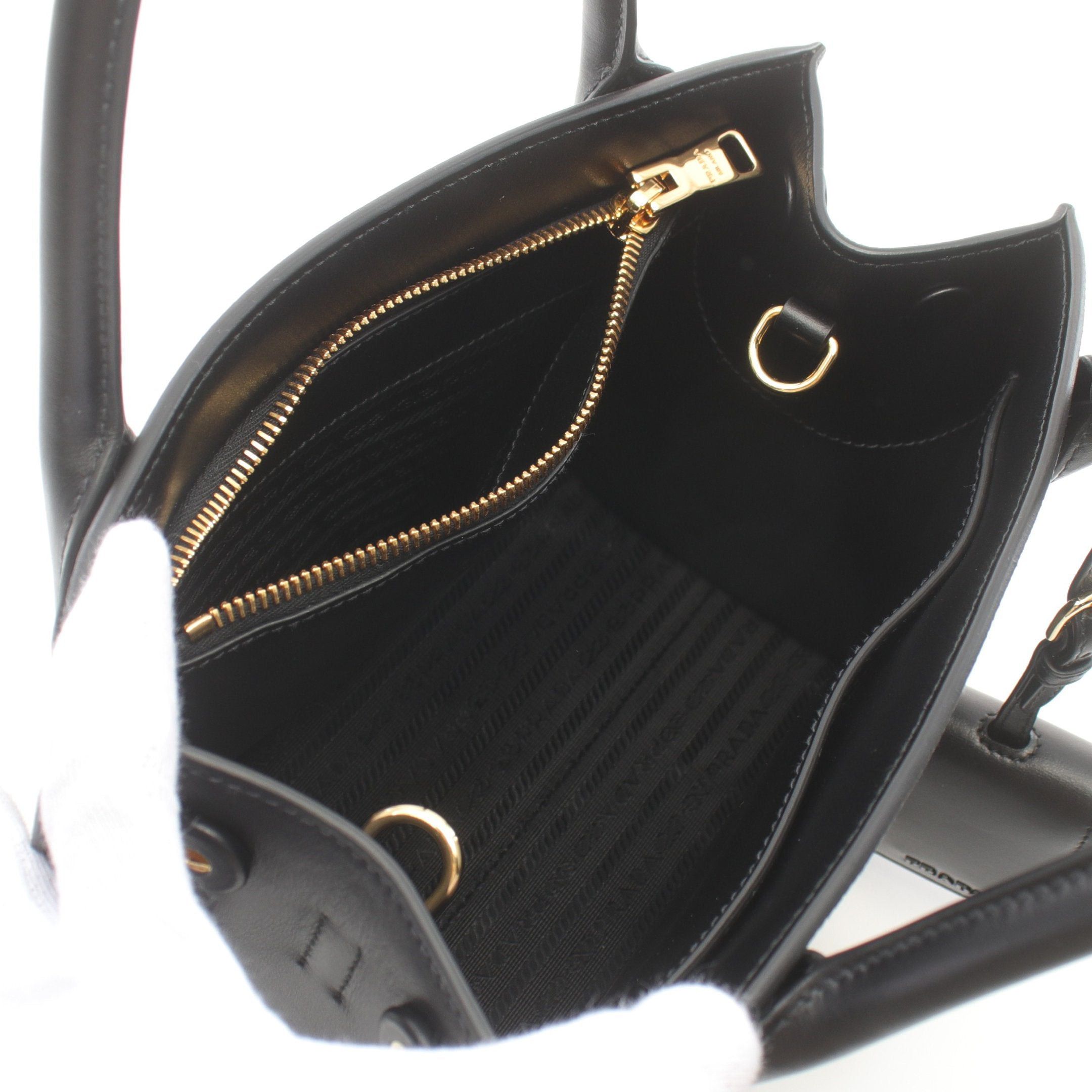 Prada Prada Saffiano Cuir C Monochrome Handbag Leather Black Size ONE SIZE - 3 Thumbnail