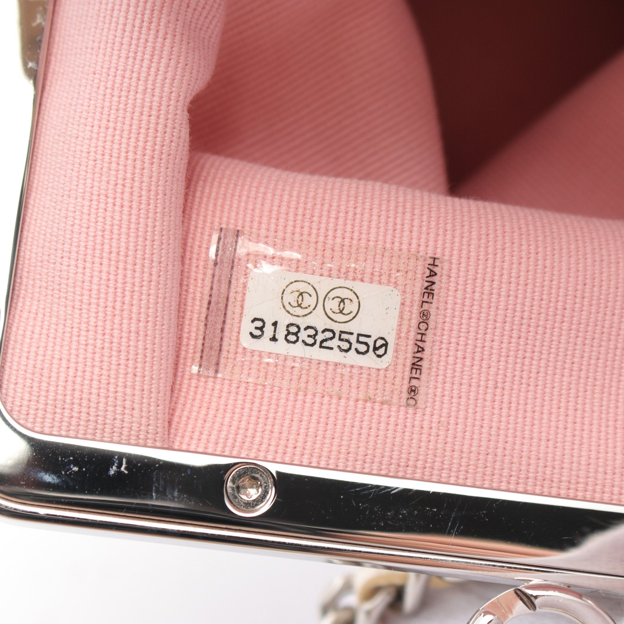 Chanel Chanel Matelasse Chain Shoulder Bag Leather Off White Silver Hardware Size ONE SIZE - 5 Thumbnail