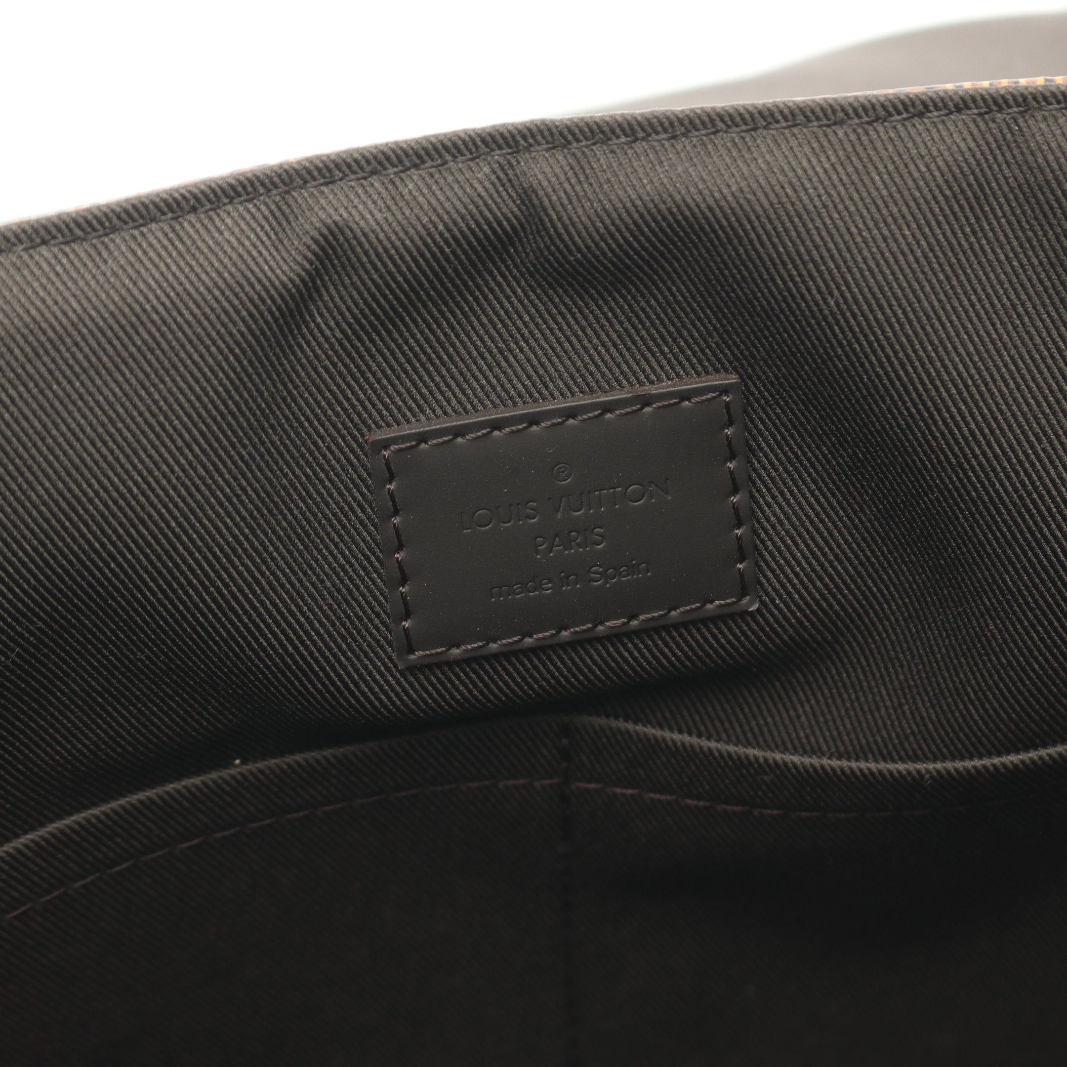 Louis Vuitton Louis Vuitton District Mm Nm Damier Ebene Shoulder Bag Leather Brown Size ONE SIZE - 4 Thumbnail